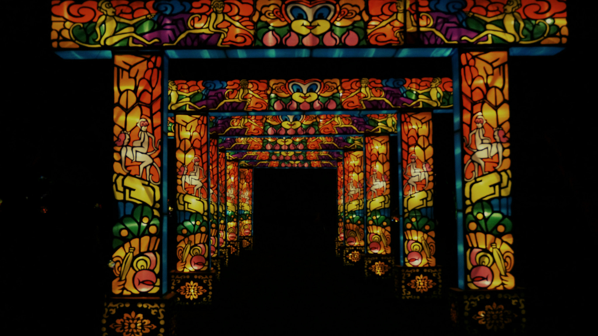 Sony Alpha NEX-7 + Sony E 18-50mm F4-5.6 sample photo. Lantern asia exhibit photography