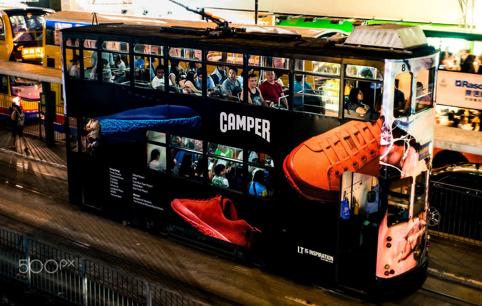 Leica APO-Summicron-M 75mm F2 ASPH sample photo. No. 8 blade runner with sneakers can run fast photography