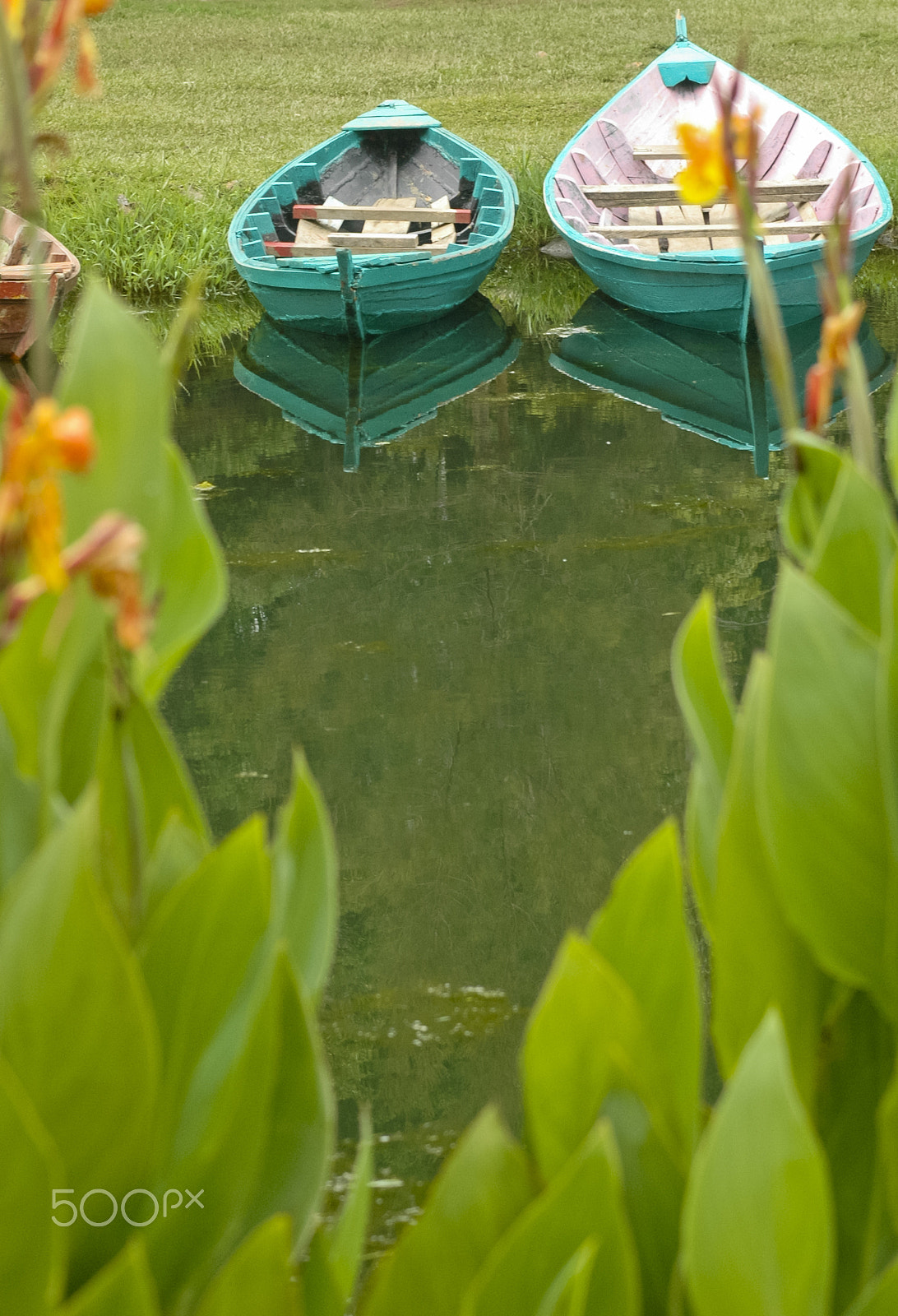 Nikon D70s sample photo. About a boat photography