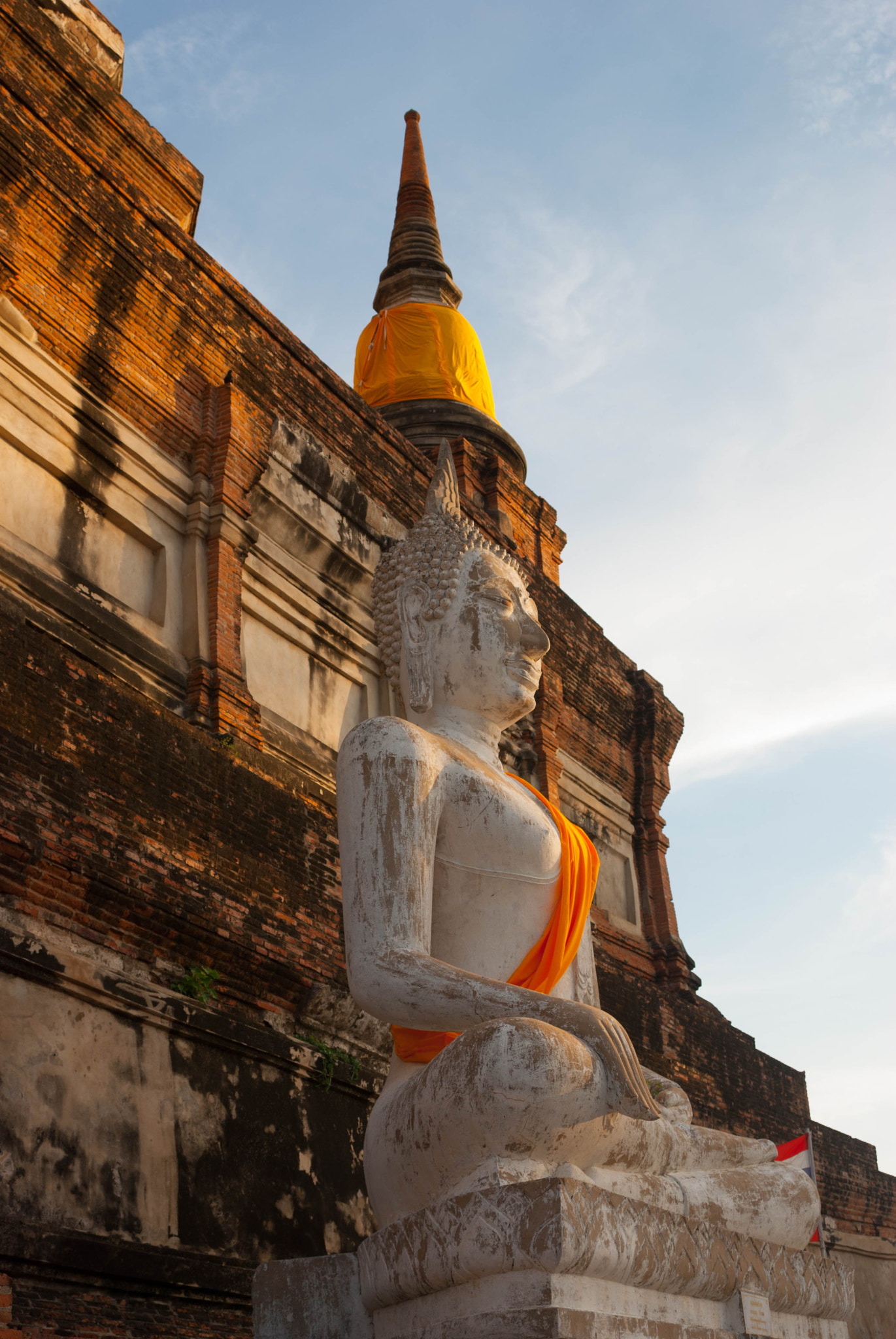 AF Zoom-Nikkor 28-105mm f/3.5-4.5D IF sample photo. Temple in ayuthaya photography