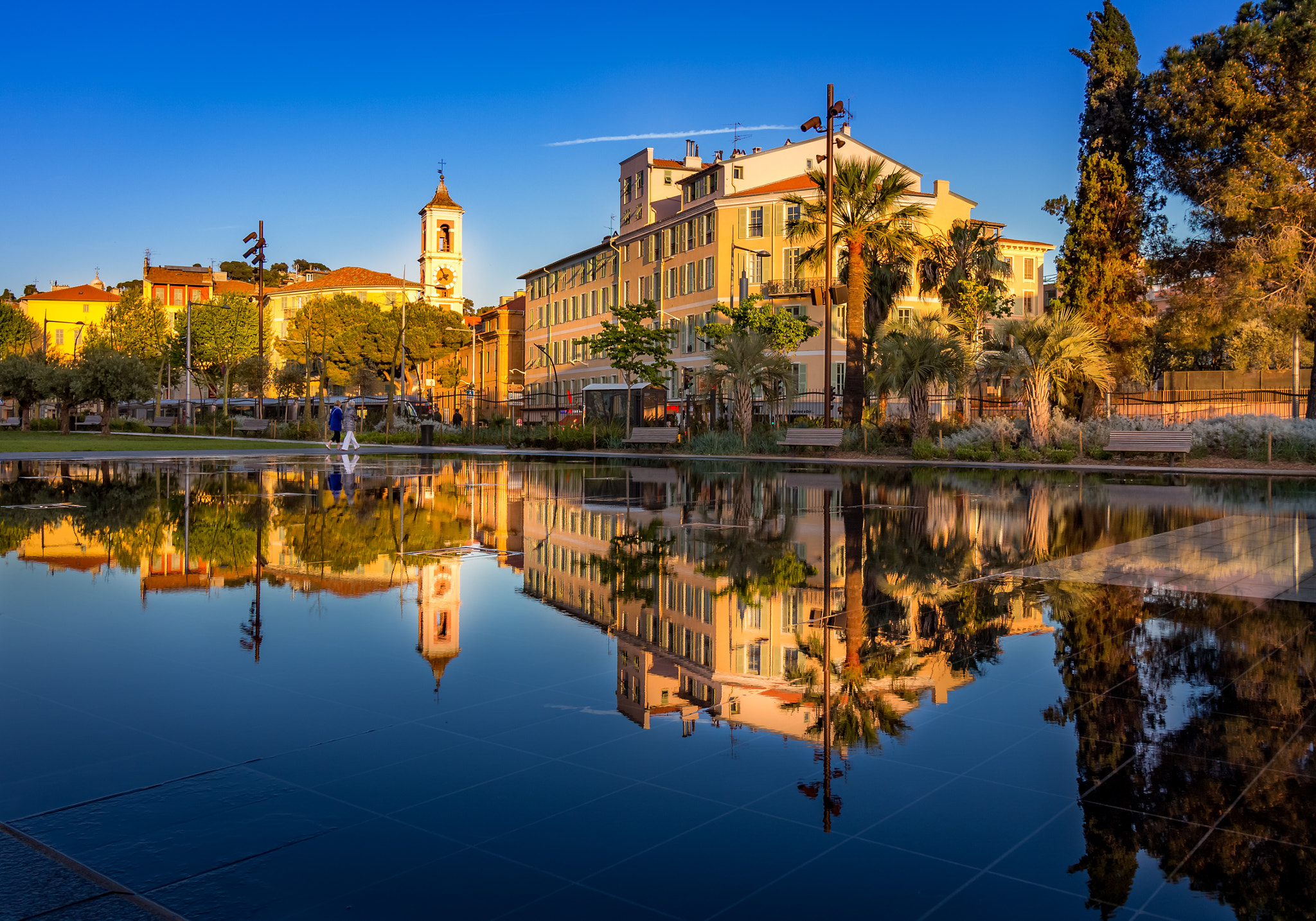 Canon EF-S 10-18mm F4.5–5.6 IS STM sample photo. Reflections of nice photography