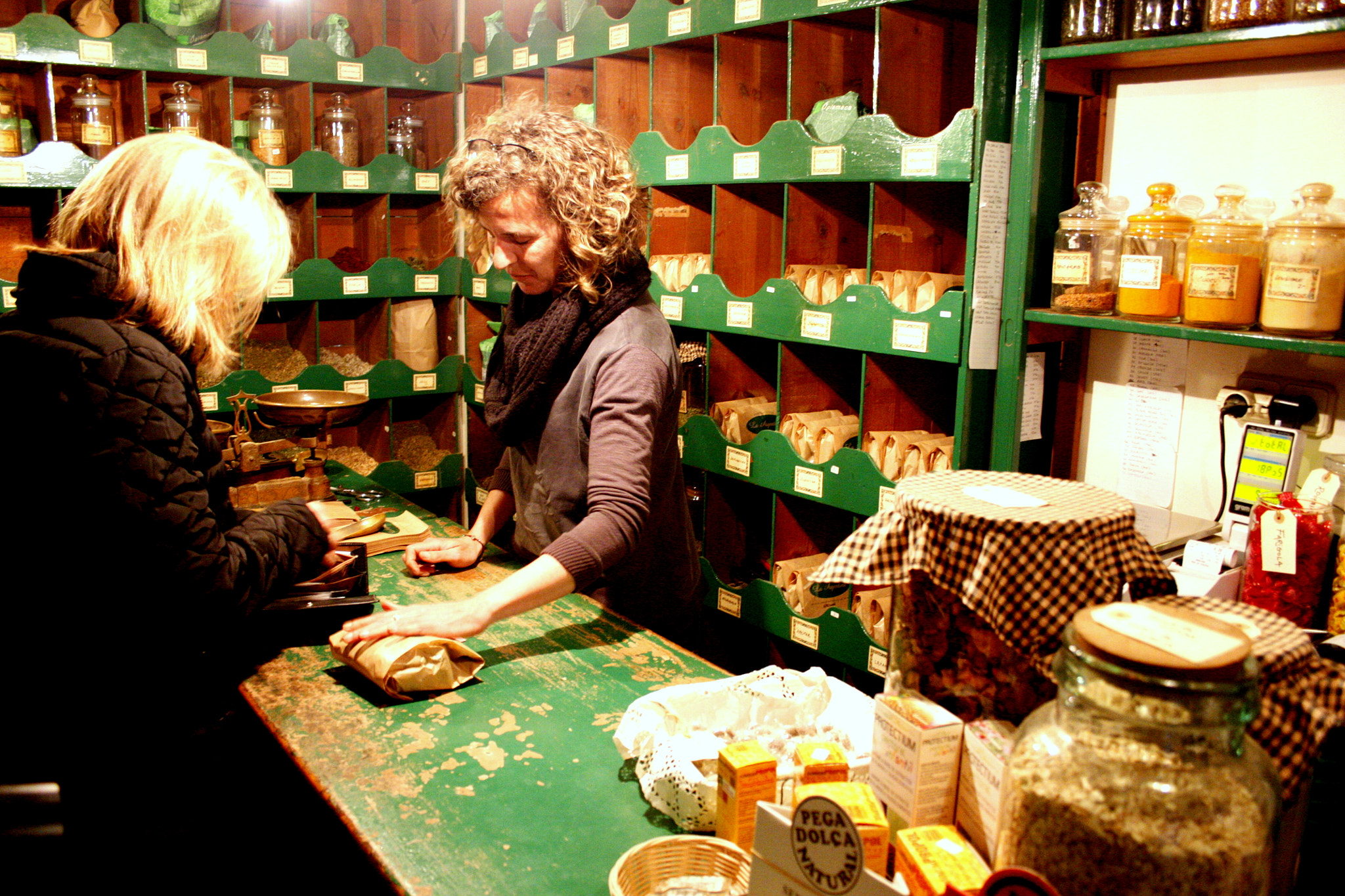 Canon EF-S 18-55mm F3.5-5.6 sample photo. Herbalist's shop photography