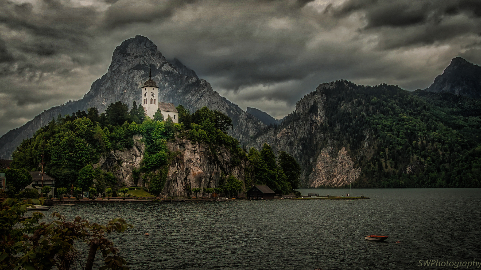 24-105mm F4 G SSM OSS sample photo. Traunkirchen photography