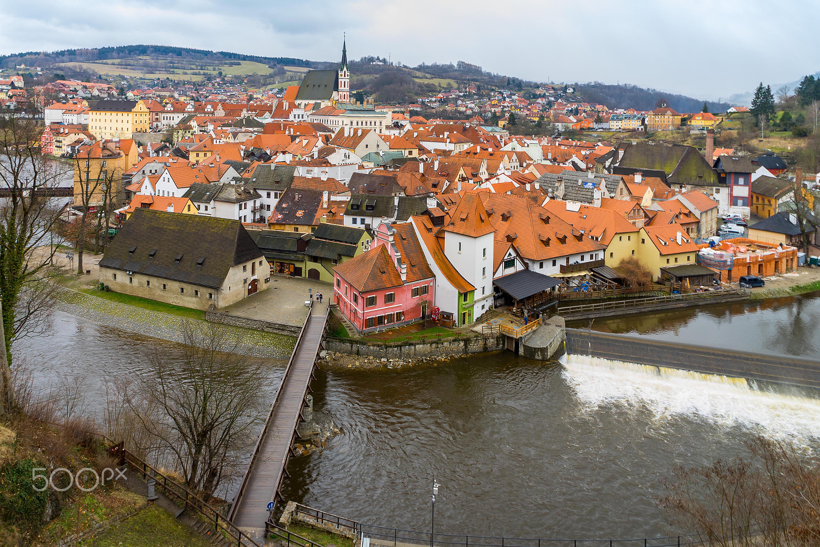 FE 21mm F2.8 sample photo. The old town view from cesky krumlov castle in cloudy day photography