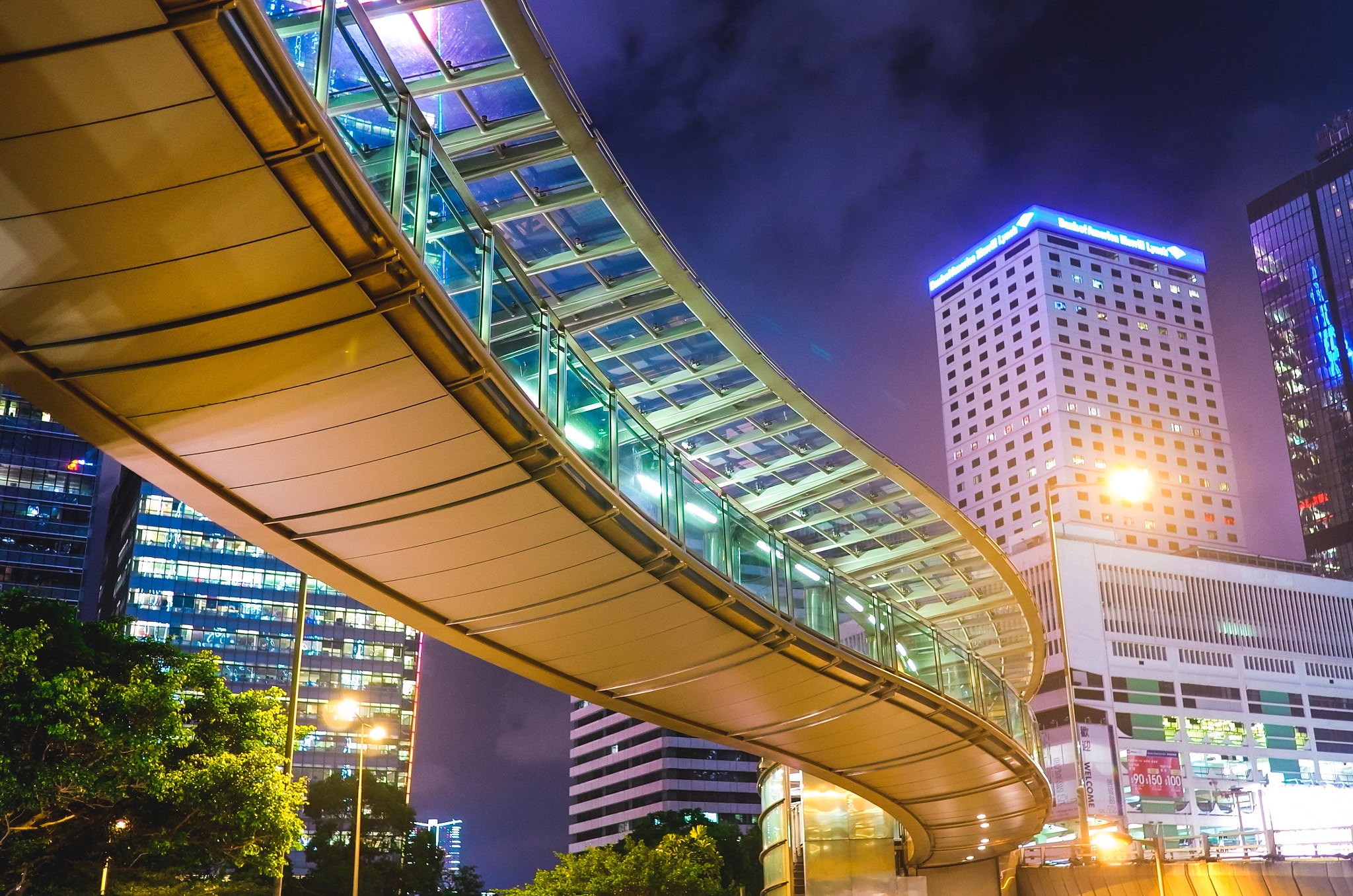 Leica X-U (Typ 113) sample photo. Just trying to handheld a nightshoot cityscape photography