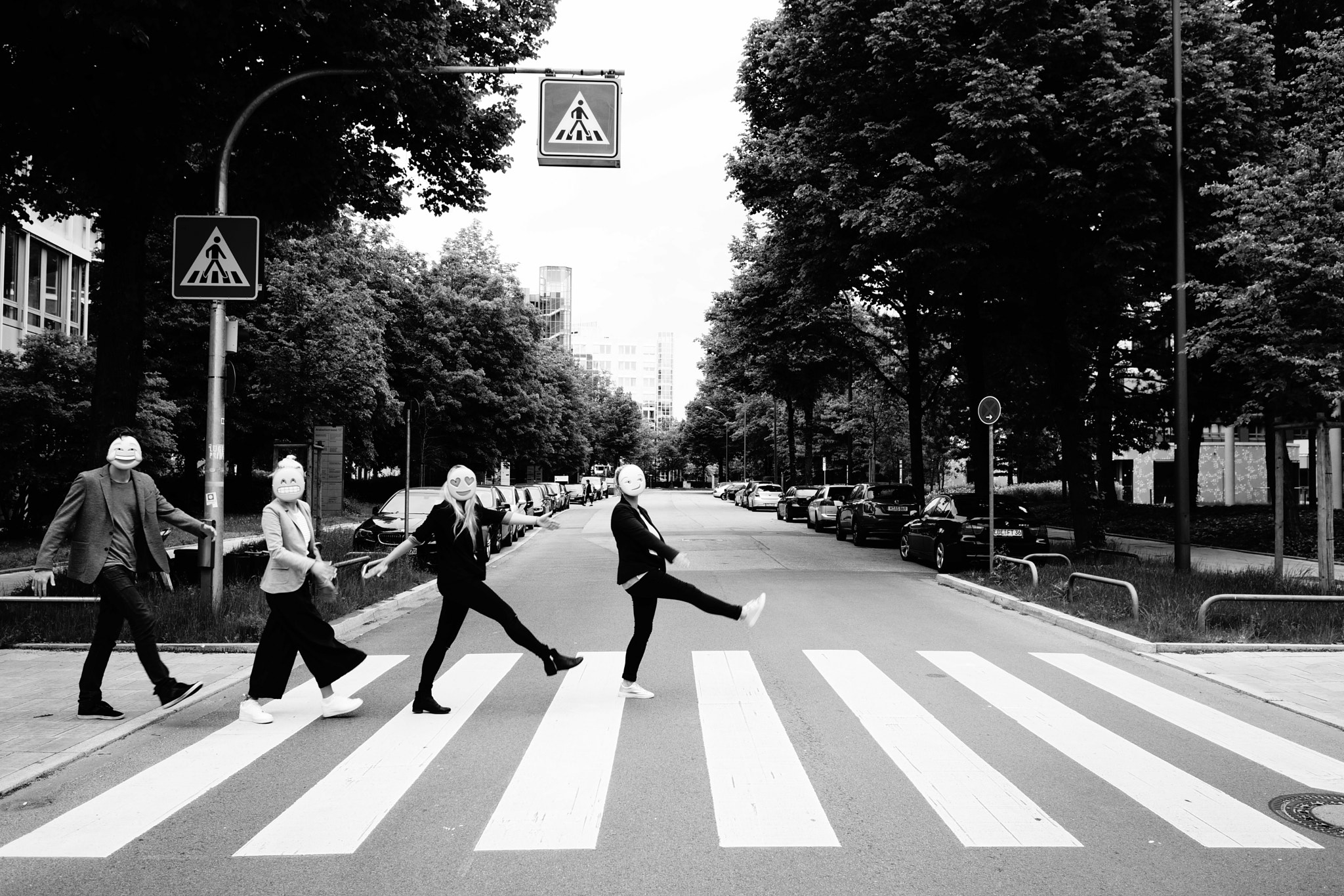 Sony Alpha NEX-7 + Sigma 19mm F2.8 EX DN sample photo. Crosswalk crossing photography