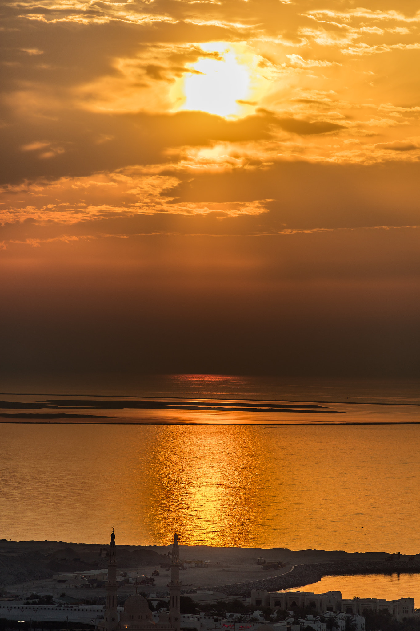 Canon EOS 5DS R + Canon EF 28-300mm F3.5-5.6L IS USM sample photo. Sunset photography