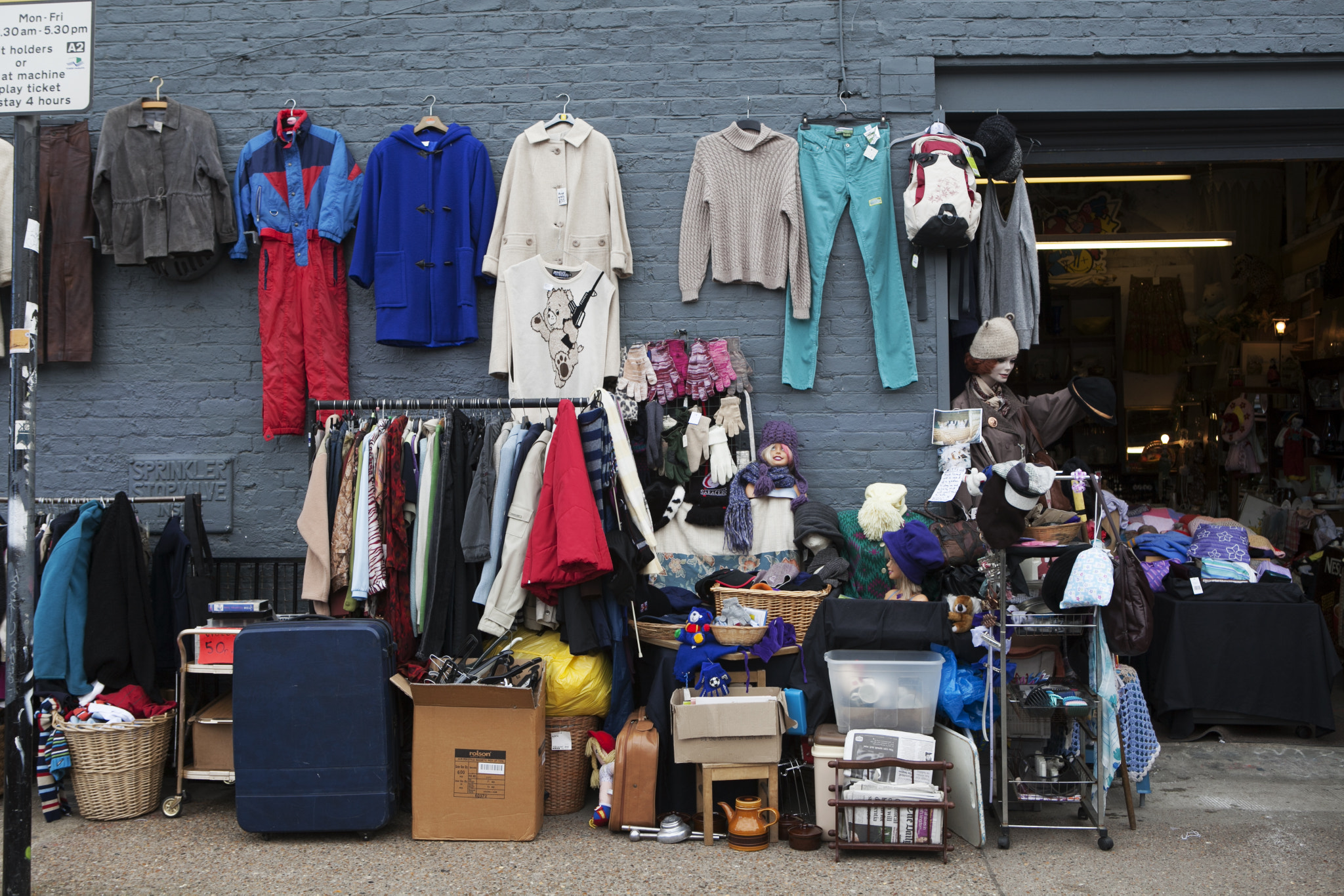 traditional flea market at Brick Lane. Brick Lane flea market op