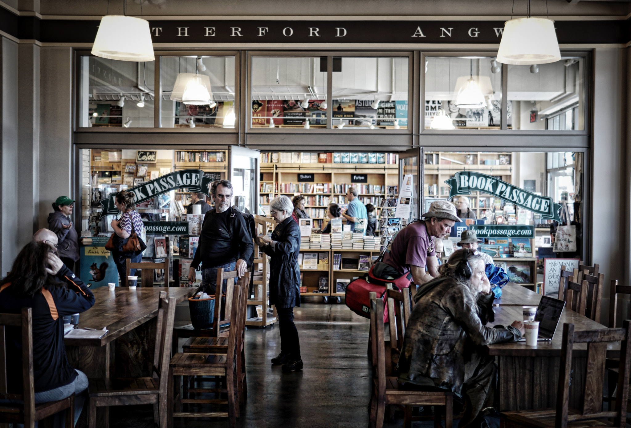 Sony a6300 + Sigma 30mm F1.4 DC DN | C sample photo. Ferry building photography