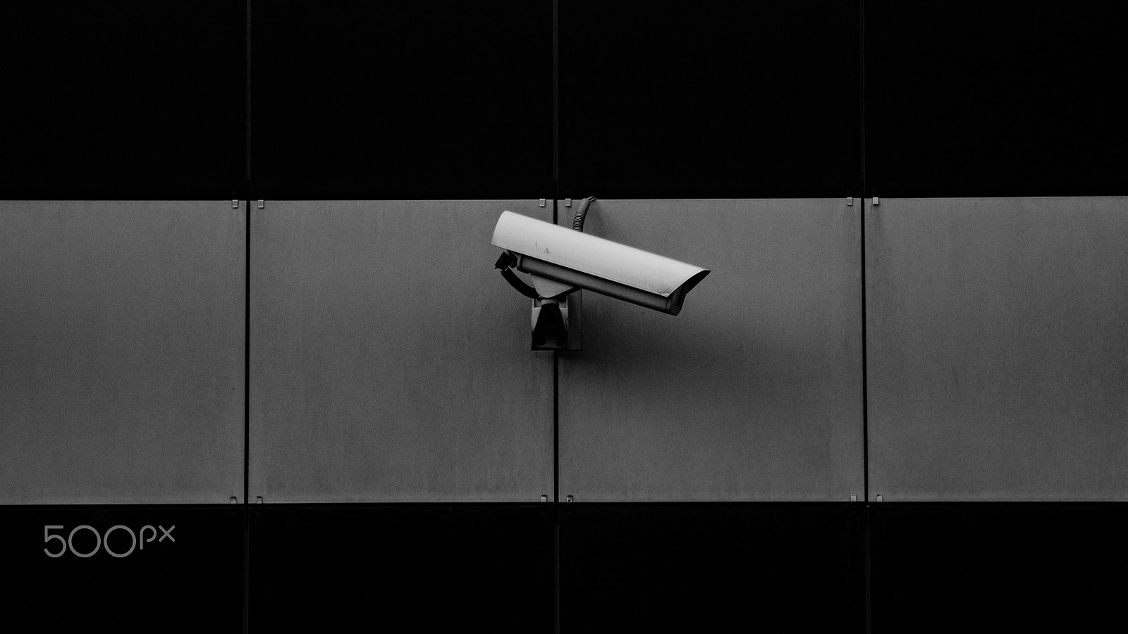 Canon EF 28-105mm f/3.5-4.5 USM sample photo. Streets are watching photography