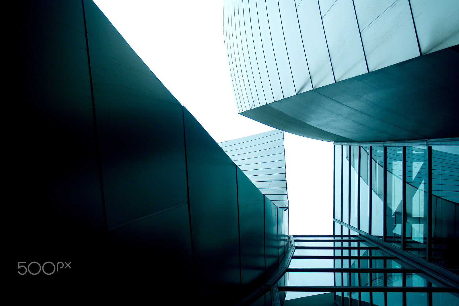 Minolta AF 20-35mm F3.5-4.5 sample photo. Overcast at walt disney concert hall photography