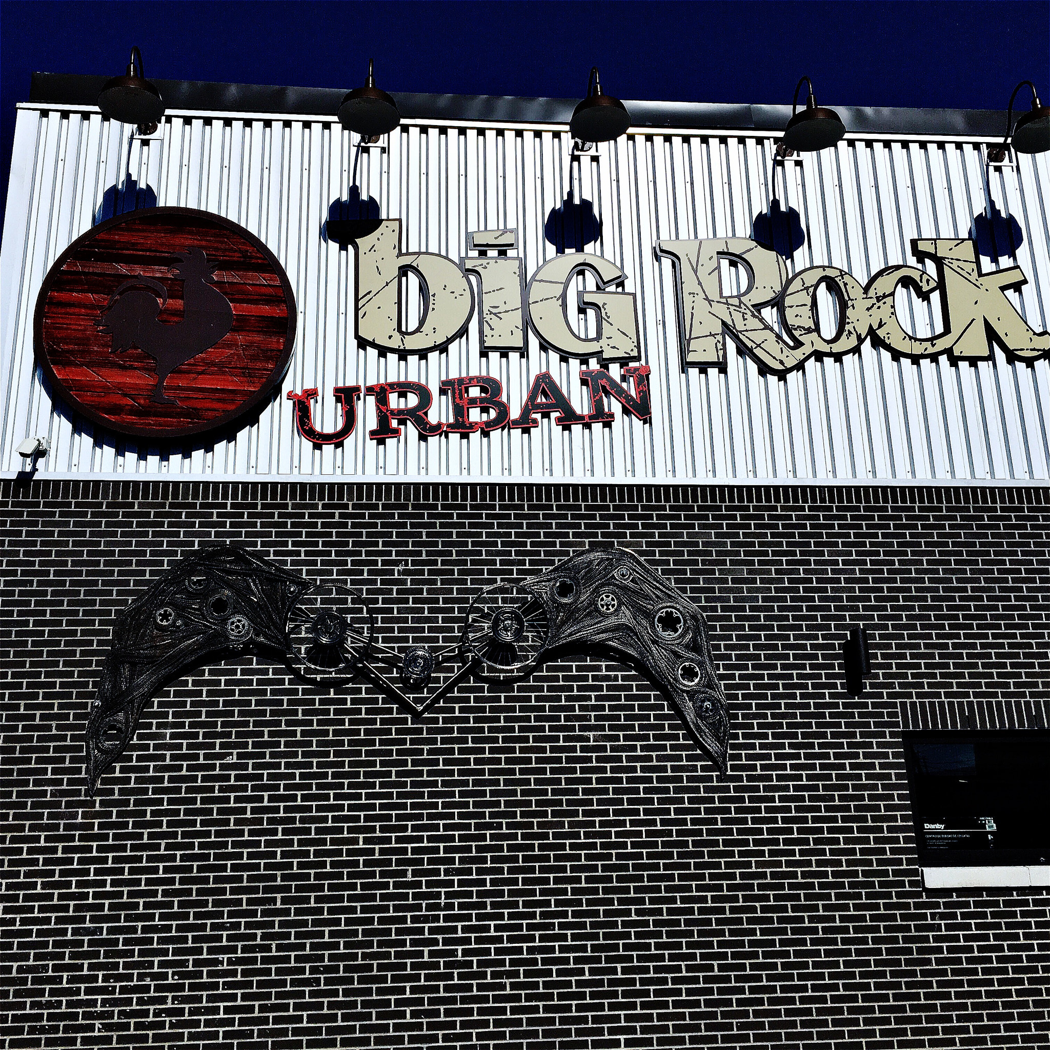 Hipstamatic 313 sample photo. Big rock urban photography