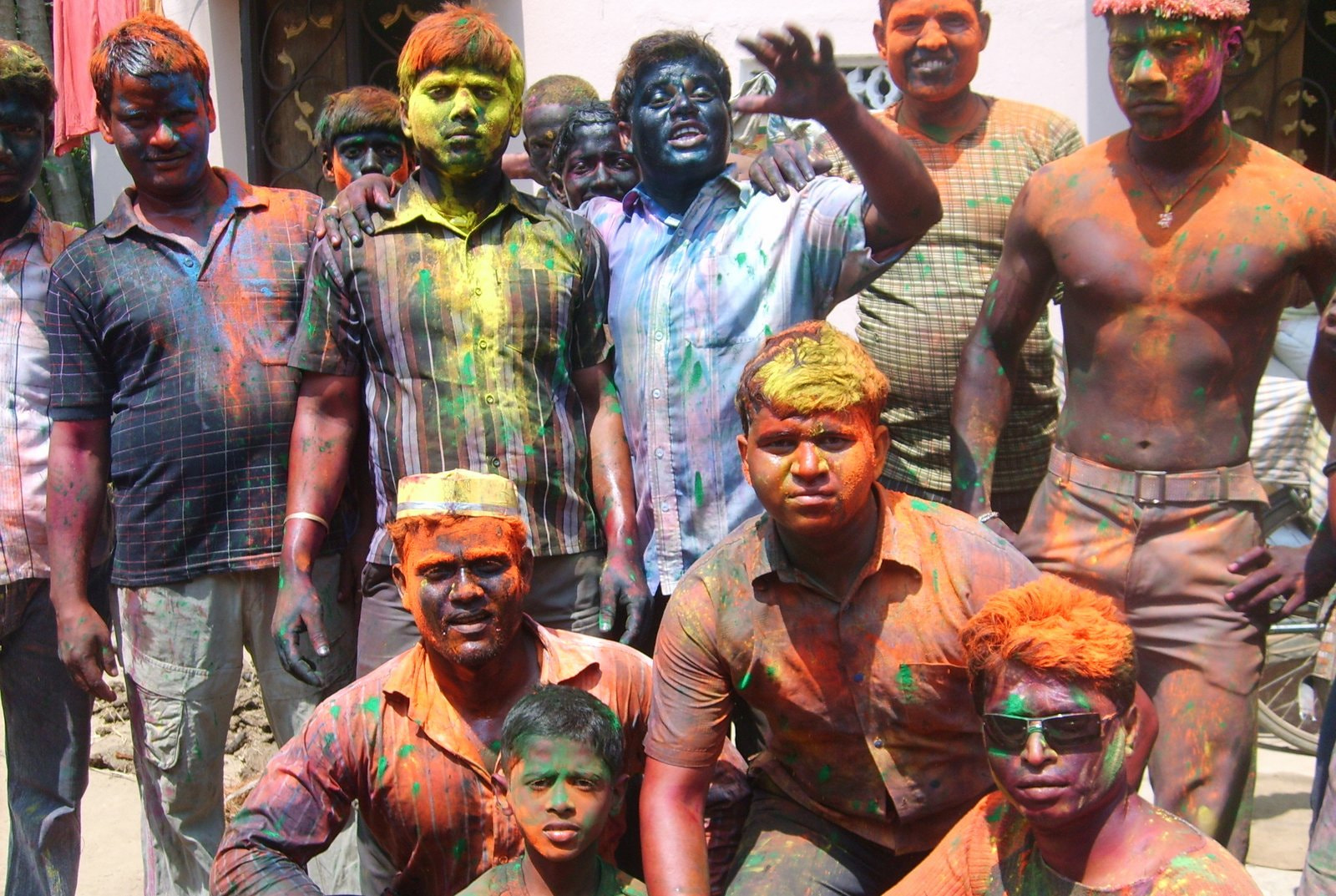 Samsung Digimax S500 / Kenox S500 / Digimax Cyber 530 sample photo. Holi color festival in the village kadampada photography