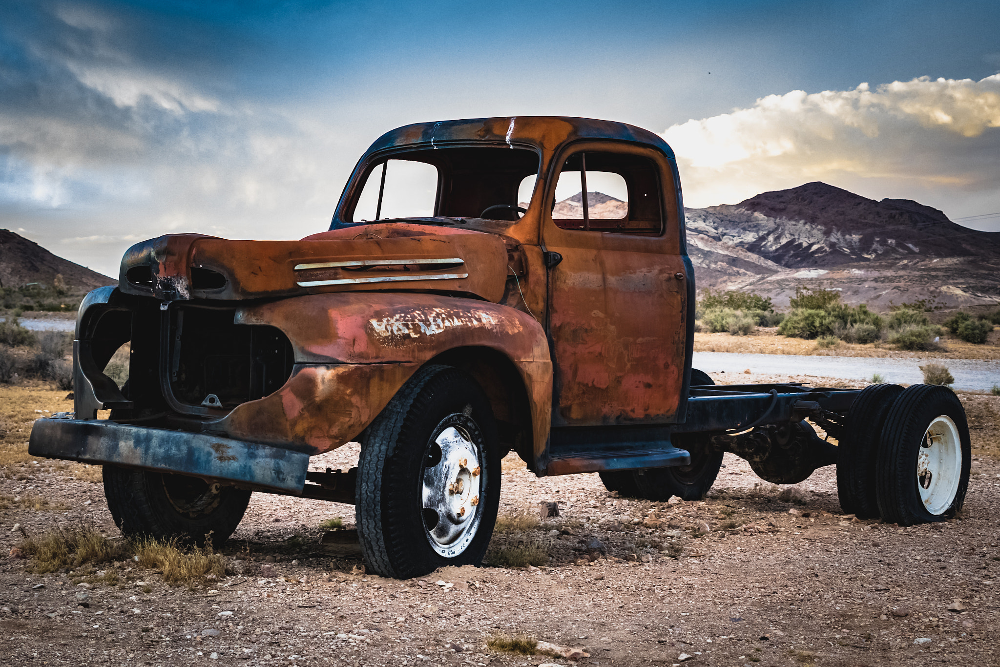Canon EF 400mm f/2.8L sample photo. Trusty rusty photography