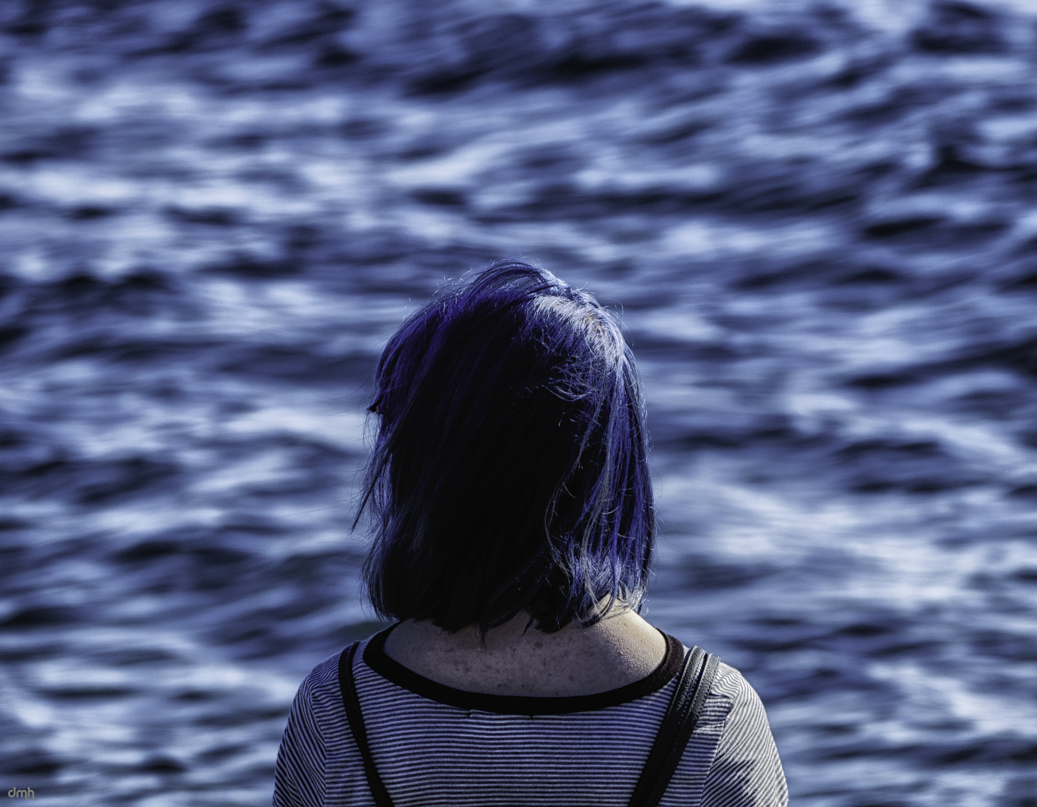 Fujifilm XF 100-400mm F4.5-5.6 R LM OIS WR sample photo. Blue hair, blue water photography