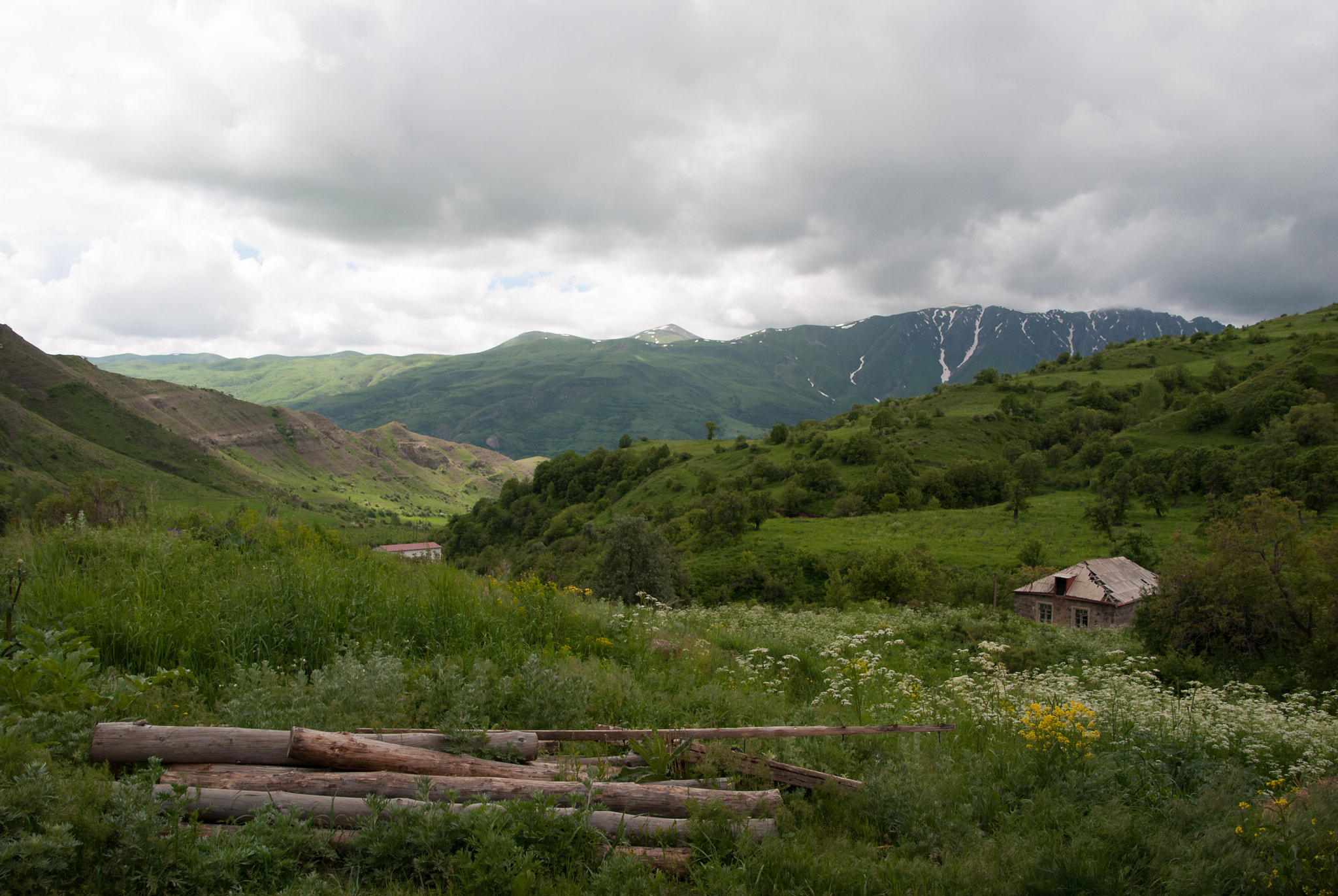 Nikon D3000 sample photo. Valley from arates photography