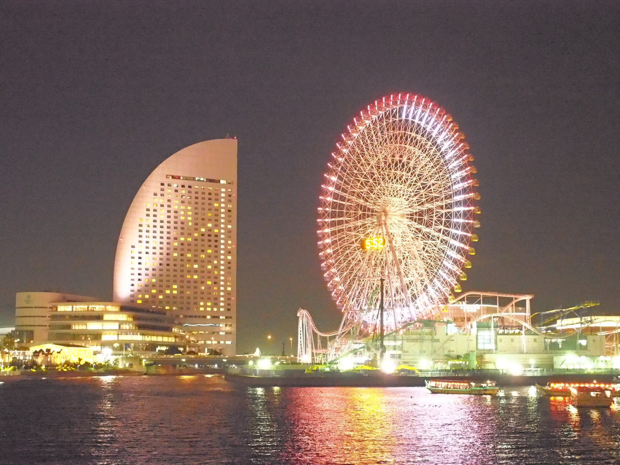 Olympus OM-D E-M5 + Sigma 30mm F2.8 EX DN sample photo. Yokohama japan - night scene photography