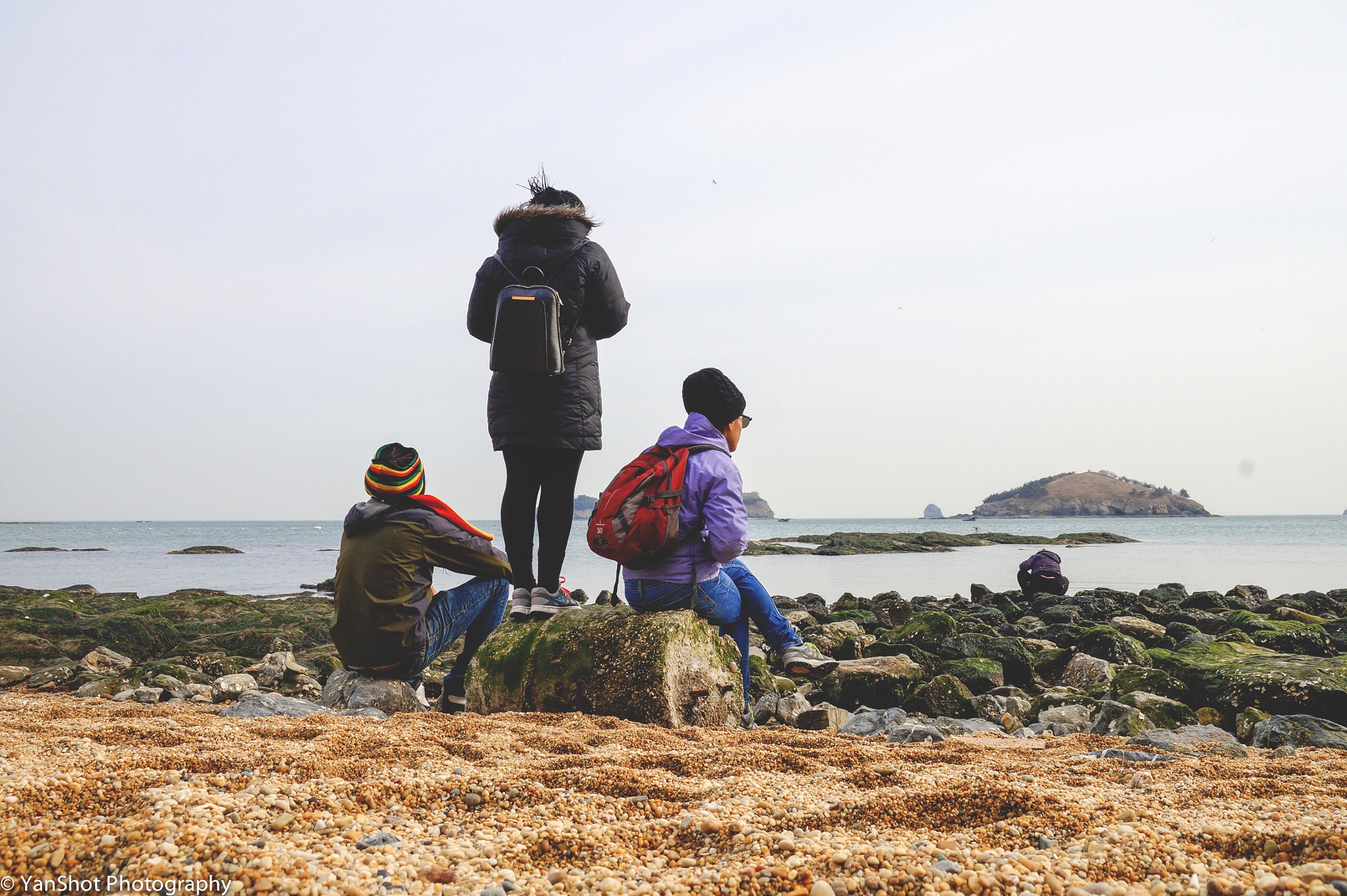 Sony DT 18-250mm F3.5-6.3 sample photo. Three african american people on the beach. photography
