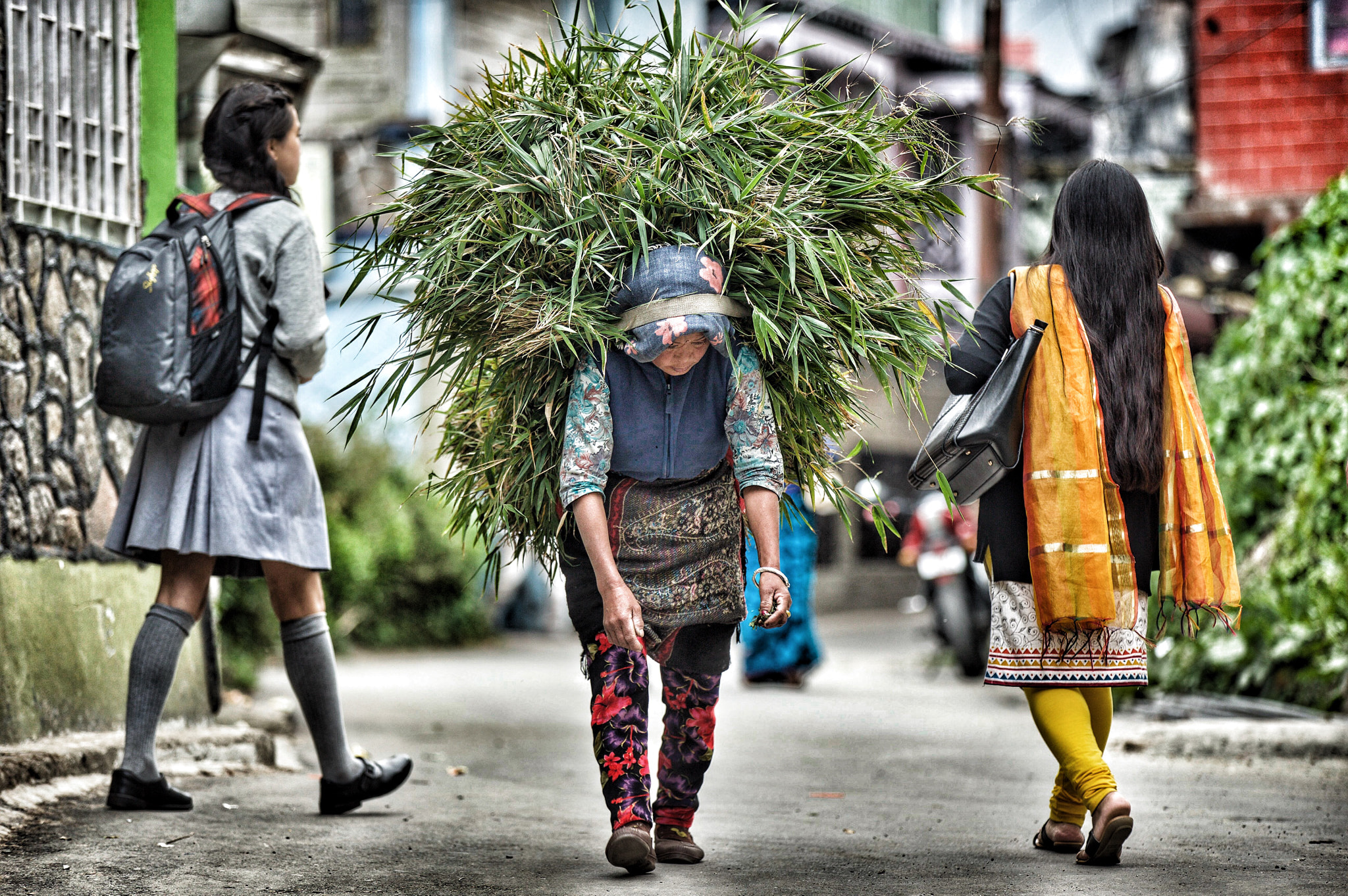 Canon EOS-1D C + Canon EF 70-200mm F2.8L IS II USM sample photo. Three generations of women's life photography