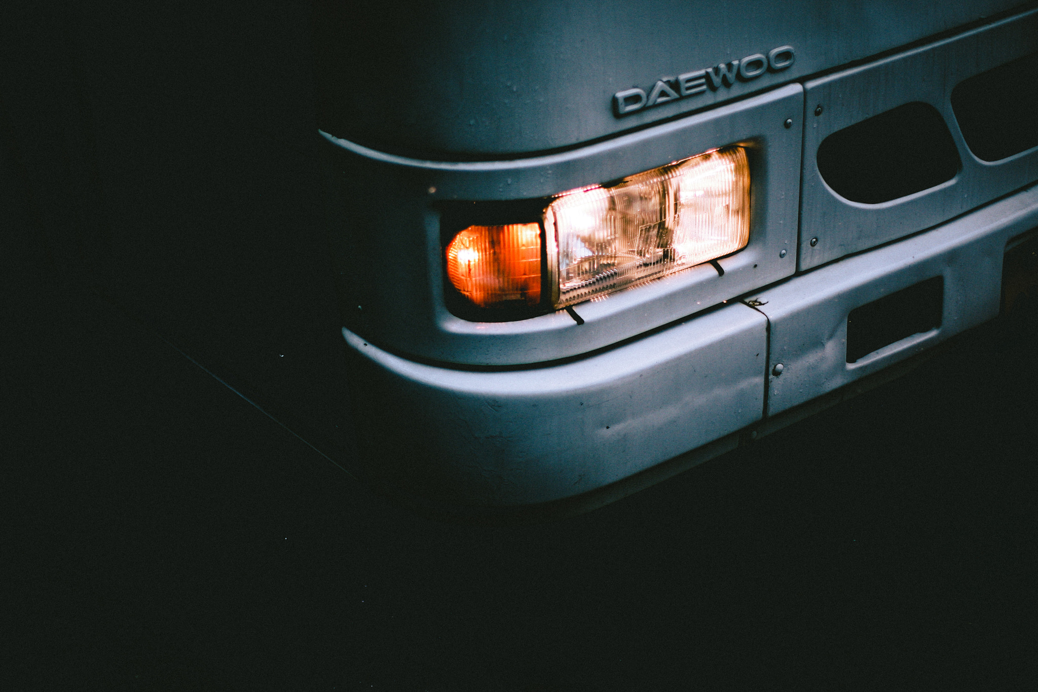 Canon EF 50mm F1.4 USM sample photo. Bus photography