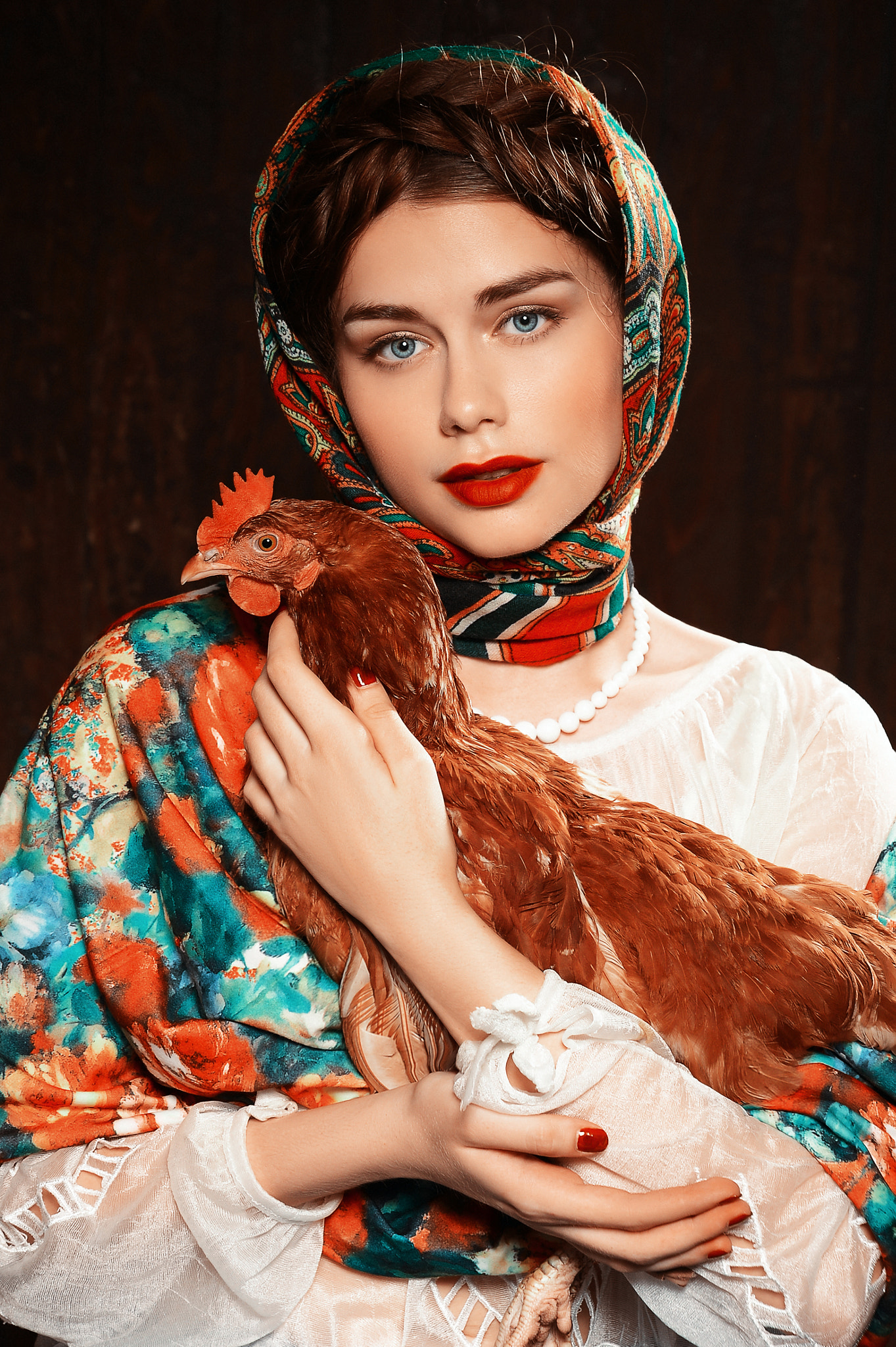 Nikon AF Nikkor 24-85mm F2.8-4D IF sample photo. Chicken photography