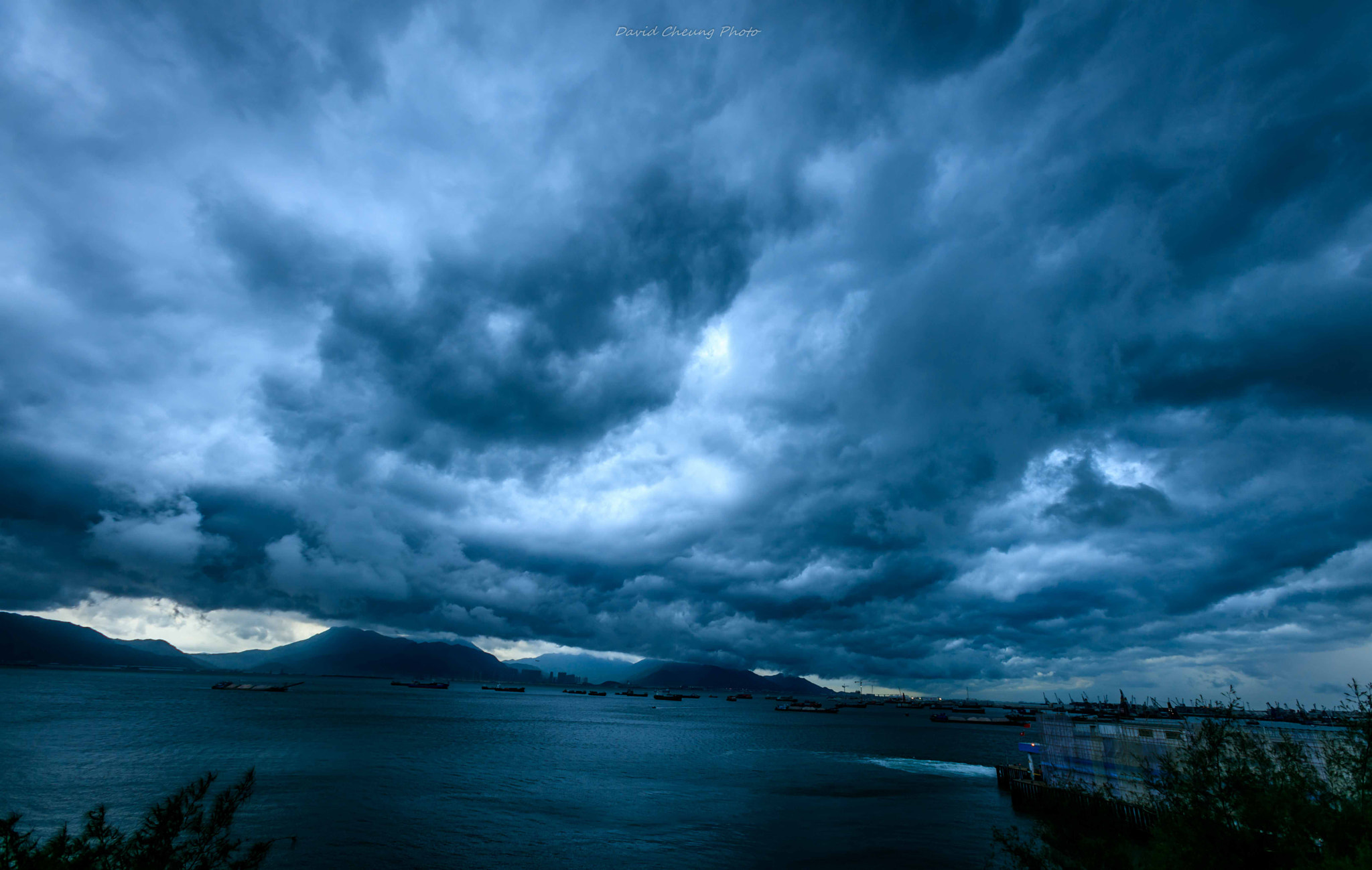 Canon EF 16-35mm F2.8L USM sample photo. Storm warning photography