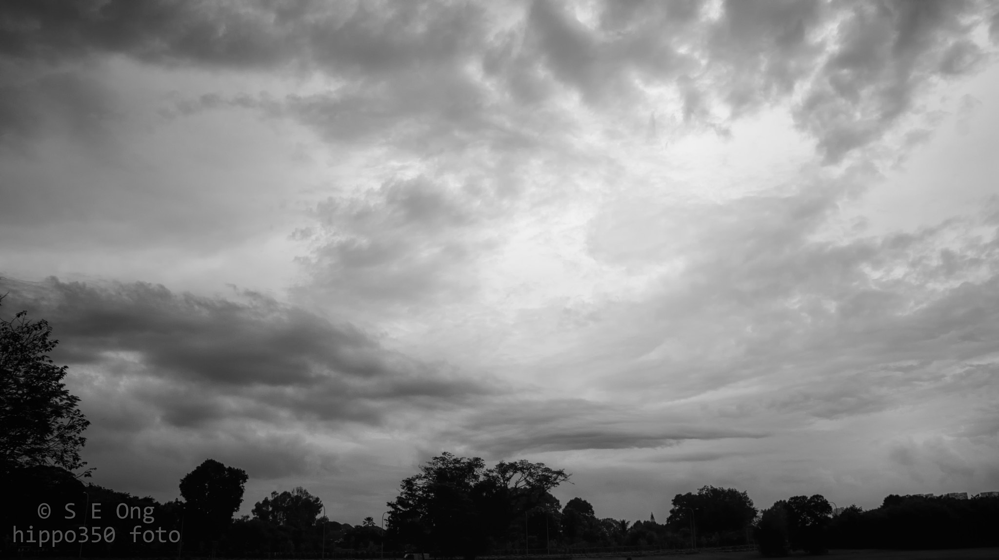 Sony NEX-5C + Sony E 18-55mm F3.5-5.6 OSS sample photo. The sky above photography