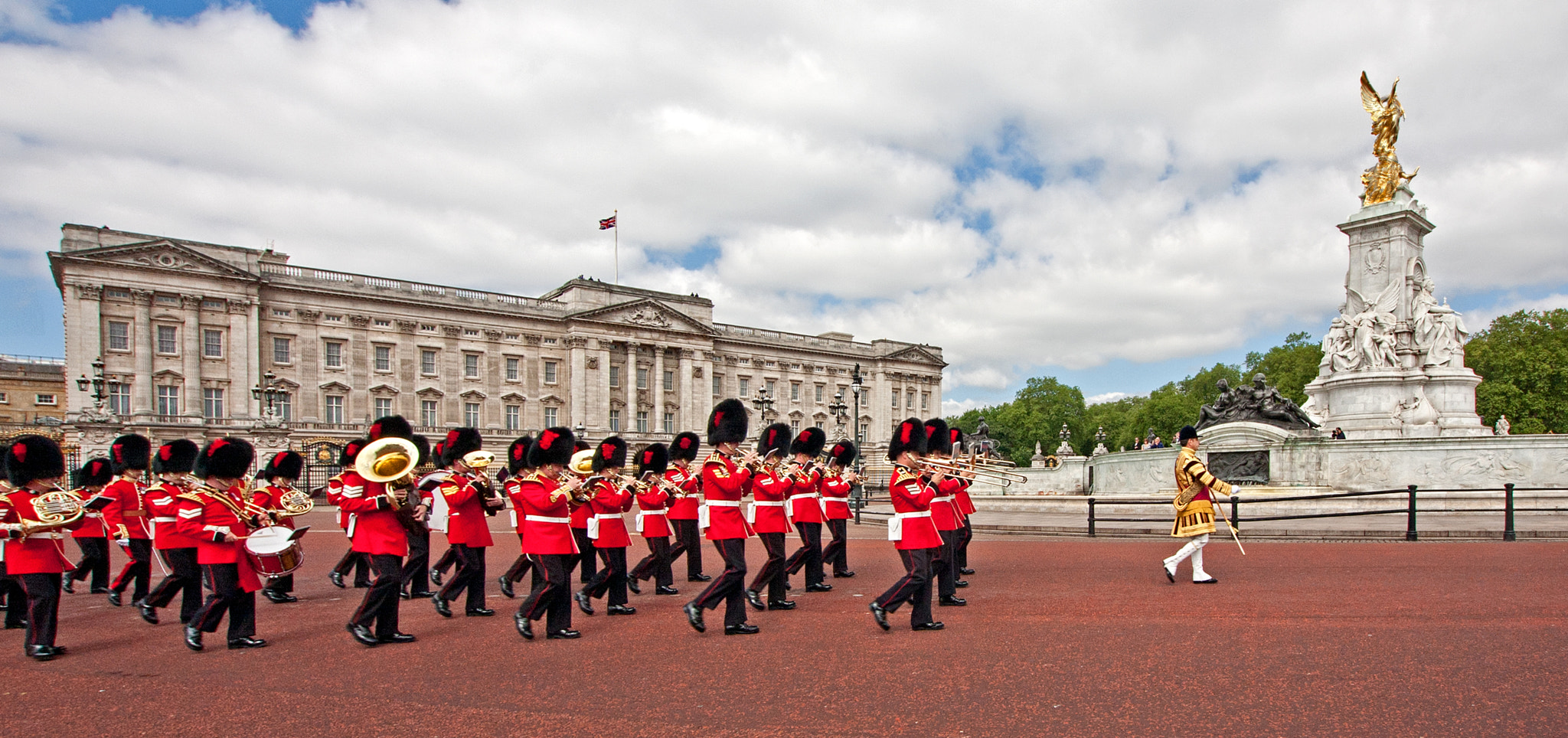 Sigma 10-20mm F3.5 EX DC HSM sample photo. Trooping the colours rehearsal procession photography