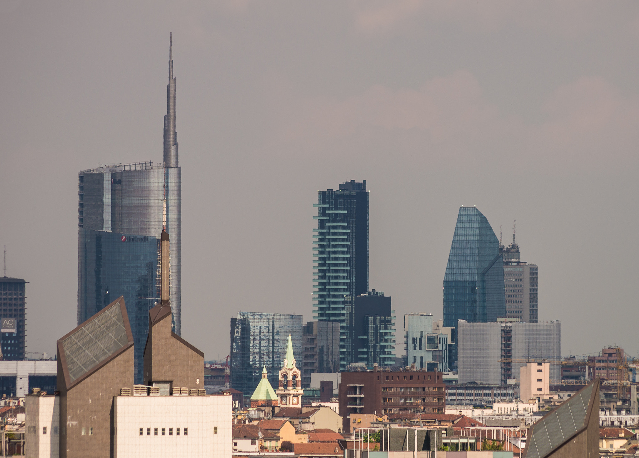 Pentax smc DA 55-300mm F4.0-5.8 ED sample photo. Skyscraper landscape photography