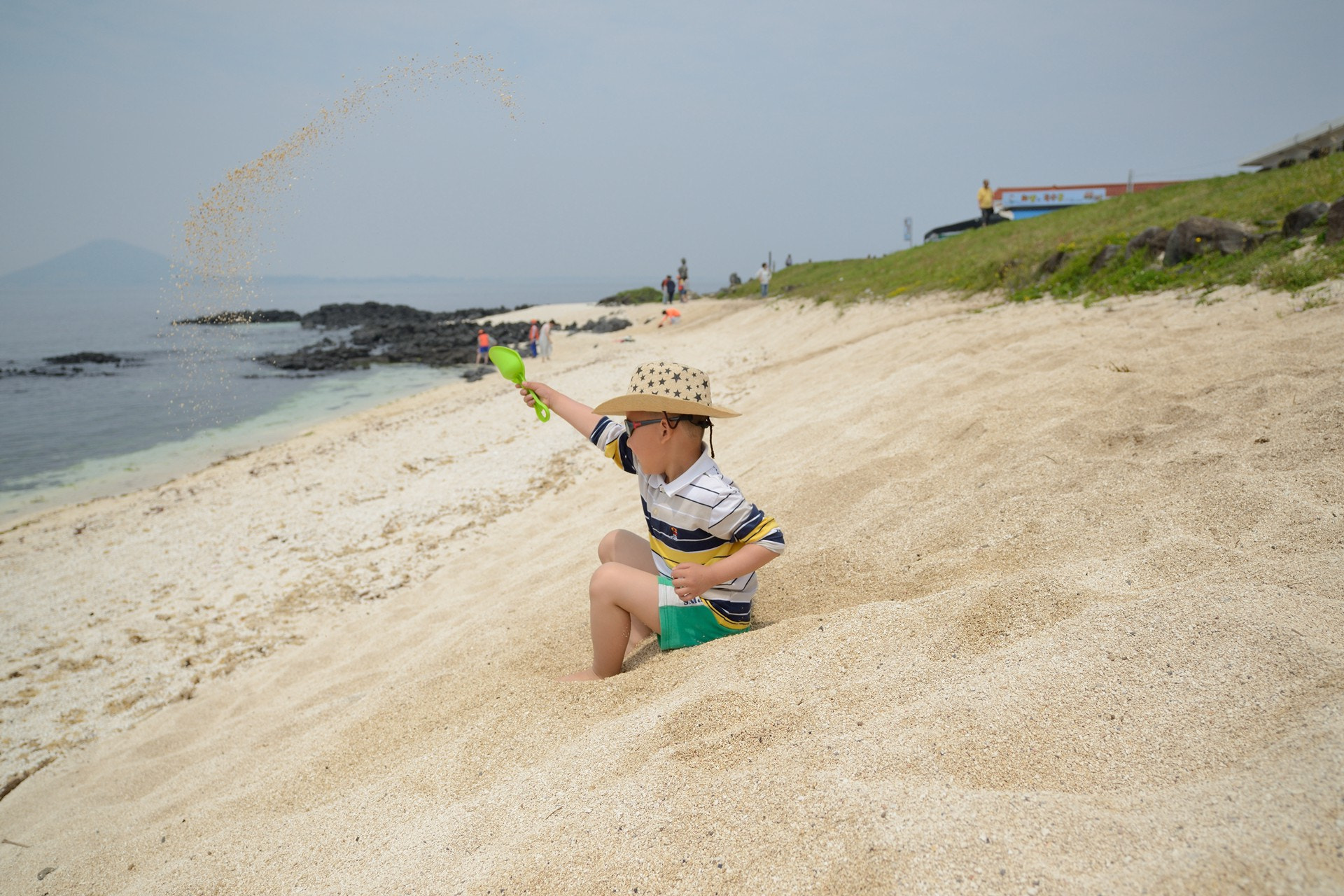 Nikon D600 sample photo. Raise up the sand of the beach, my boy. photography