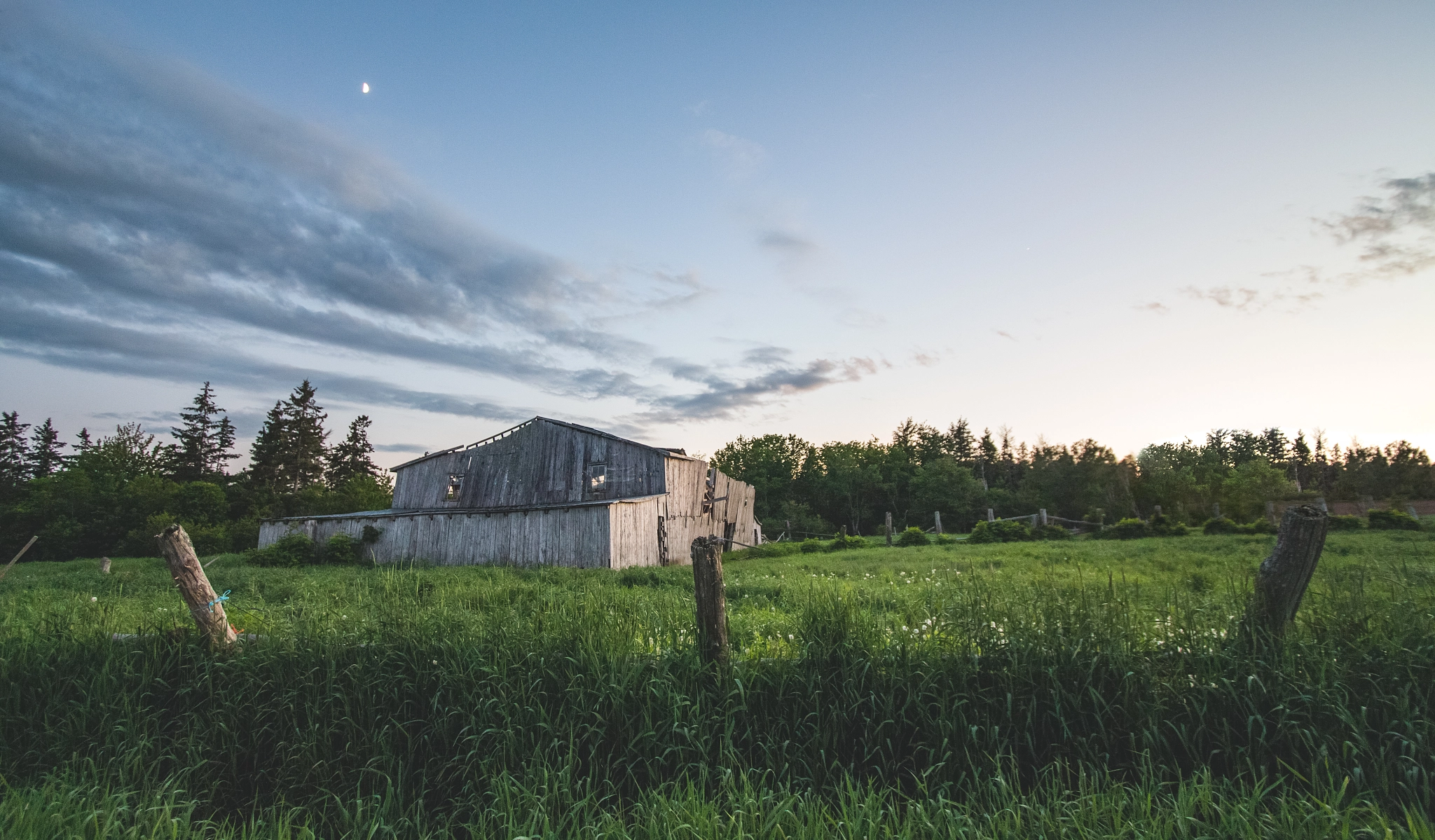 Canon EF-S 10-22mm F3.5-4.5 USM sample photo. Abandoned farm photography