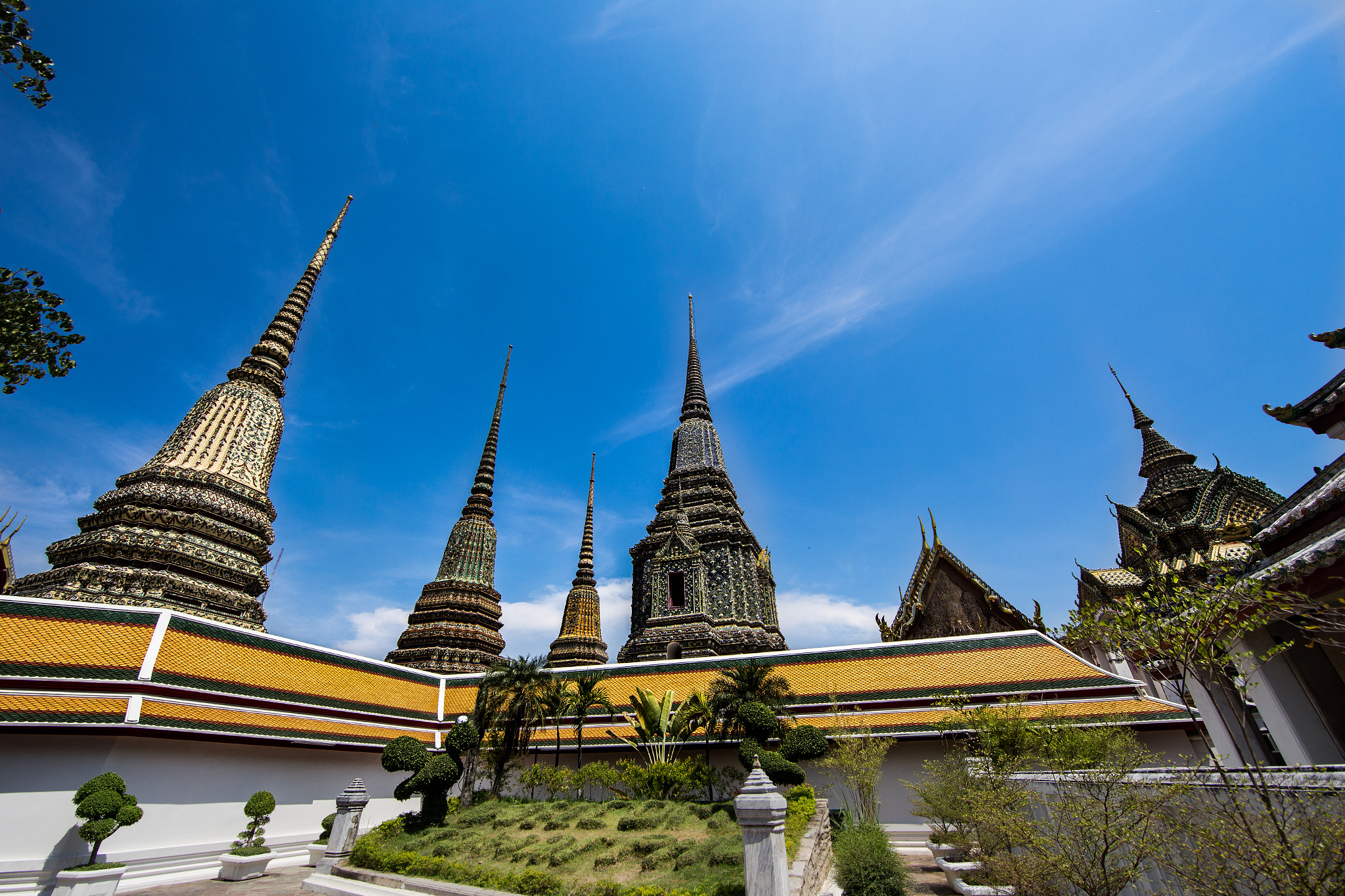 Canon EF 14mm F2.8L II USM sample photo. Wat pho temple photography