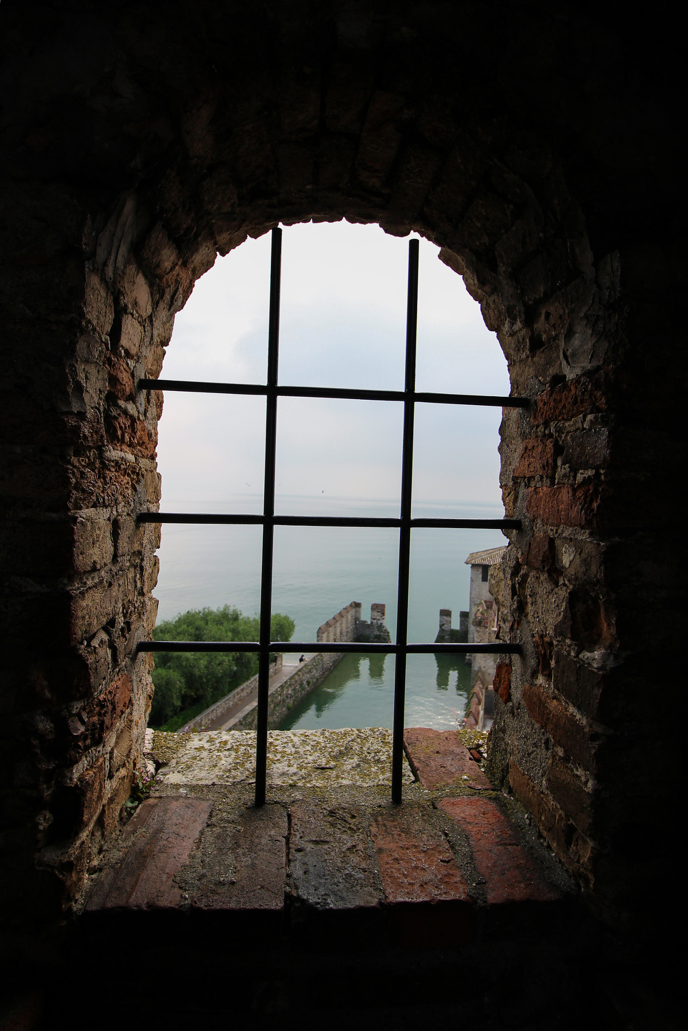 Canon EF-S 10-18mm F4.5–5.6 IS STM sample photo. Scagliero castle photography