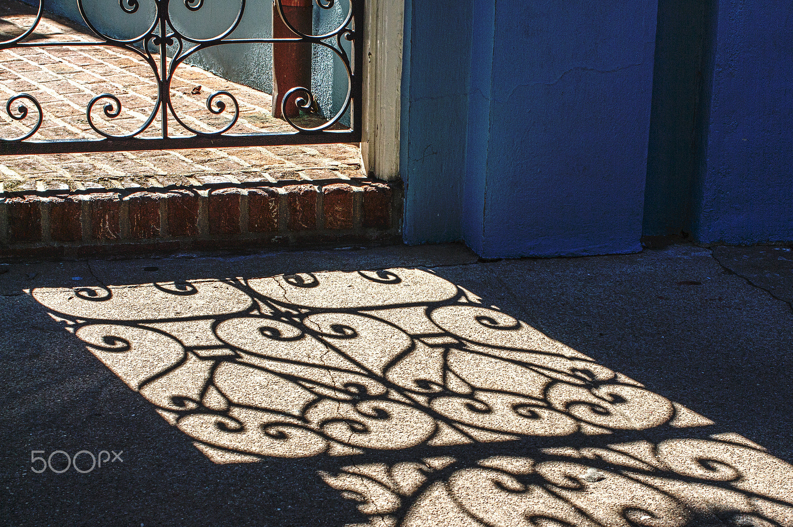 Canon EF 40mm F2.8 STM sample photo. Iron gates photography