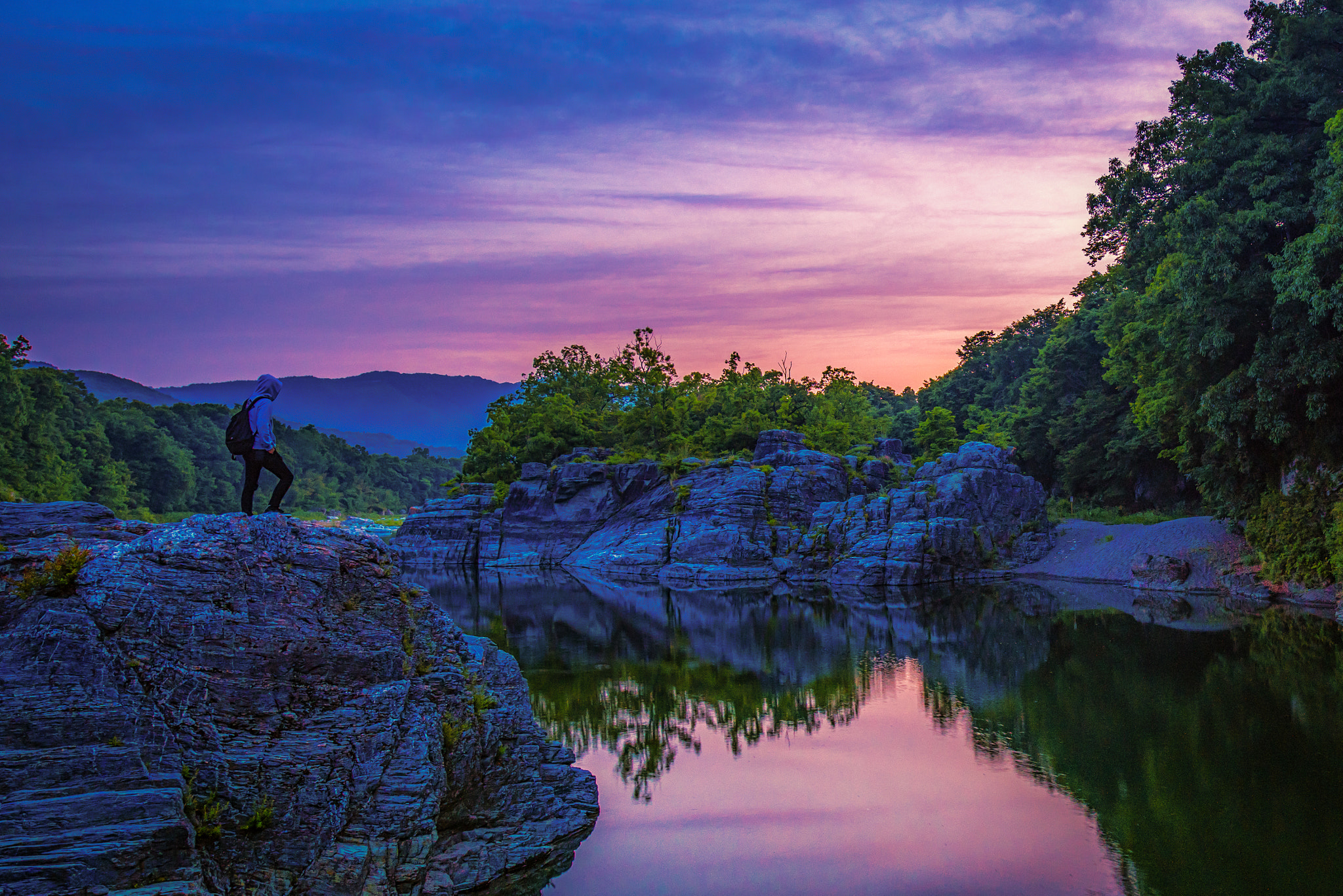14-24mm F2.8-2.8 G sample photo. Morning glow photography