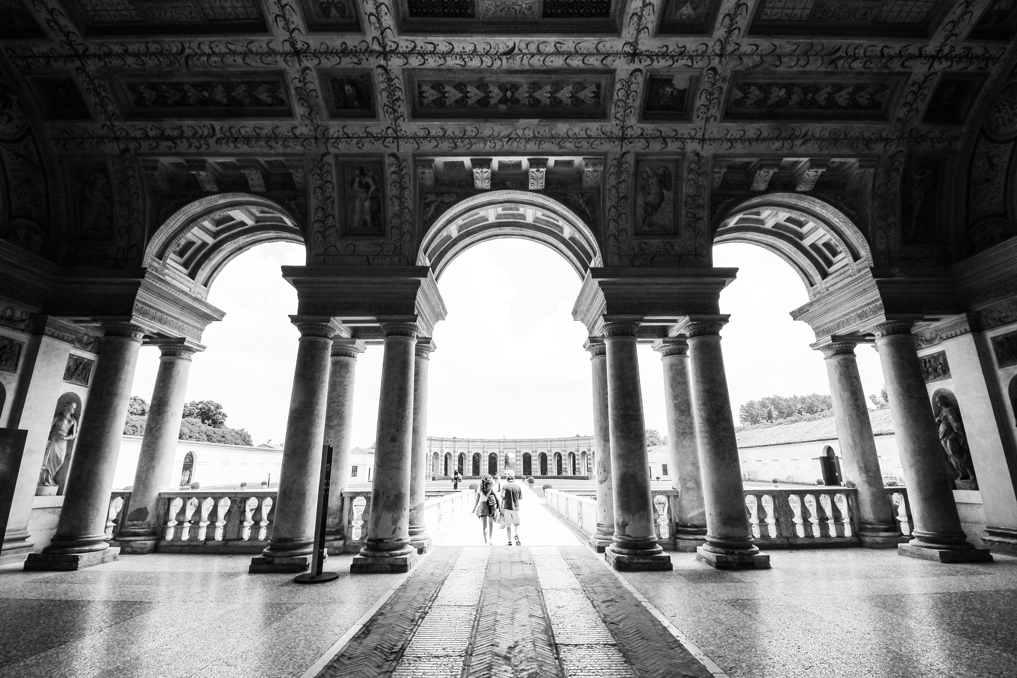 Canon EF-S 10-18mm F4.5–5.6 IS STM sample photo. Light columns.. photography