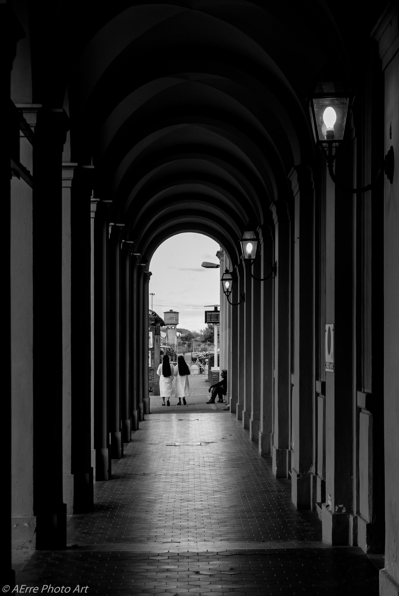 Nikon D200 sample photo. In the arcade photography