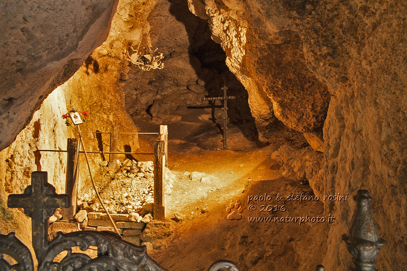 Canon EOS-1Ds Mark III sample photo. Grotta di san domenico photography