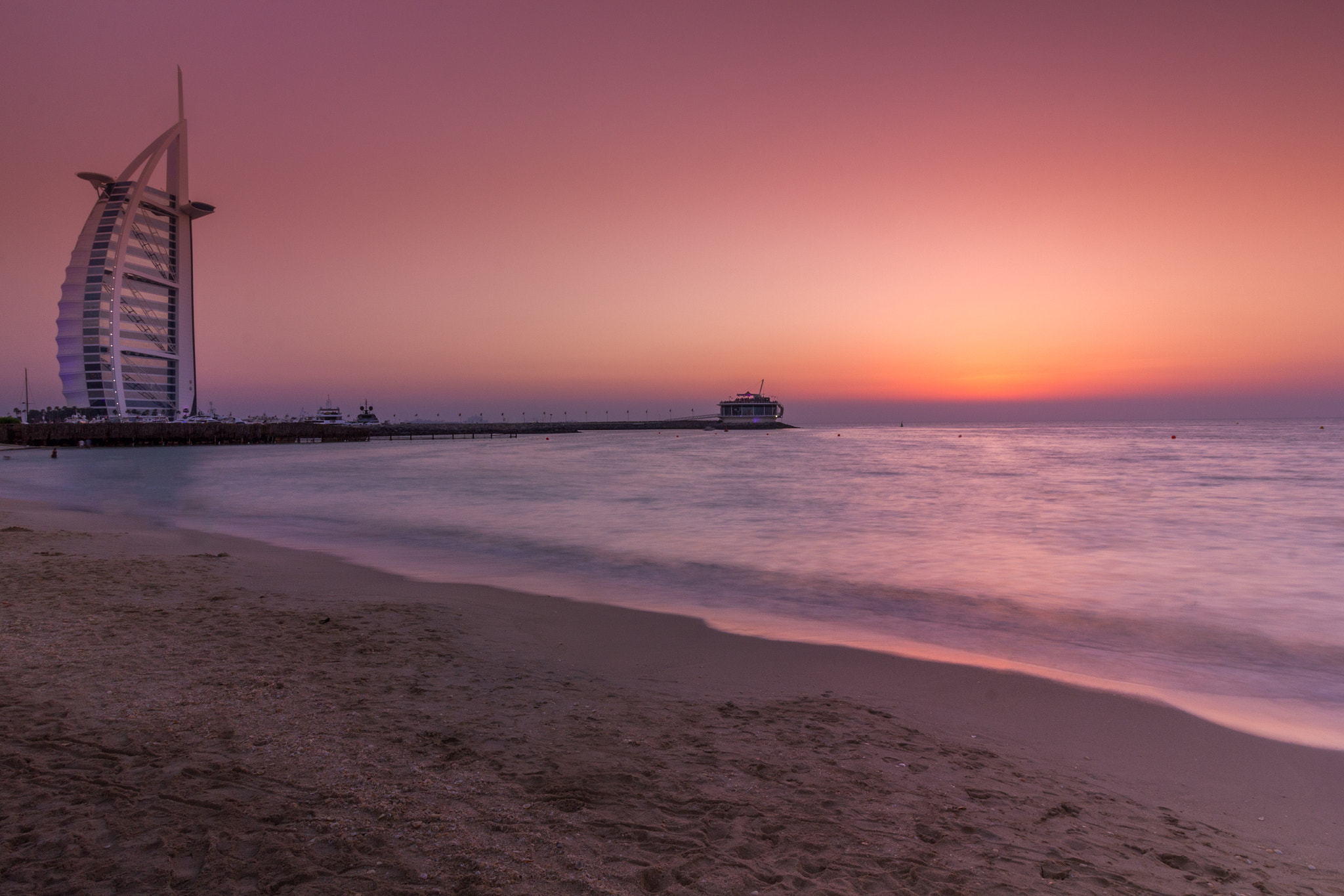 Canon EF-S 10-18mm F4.5–5.6 IS STM sample photo. Jumeirah beach photography