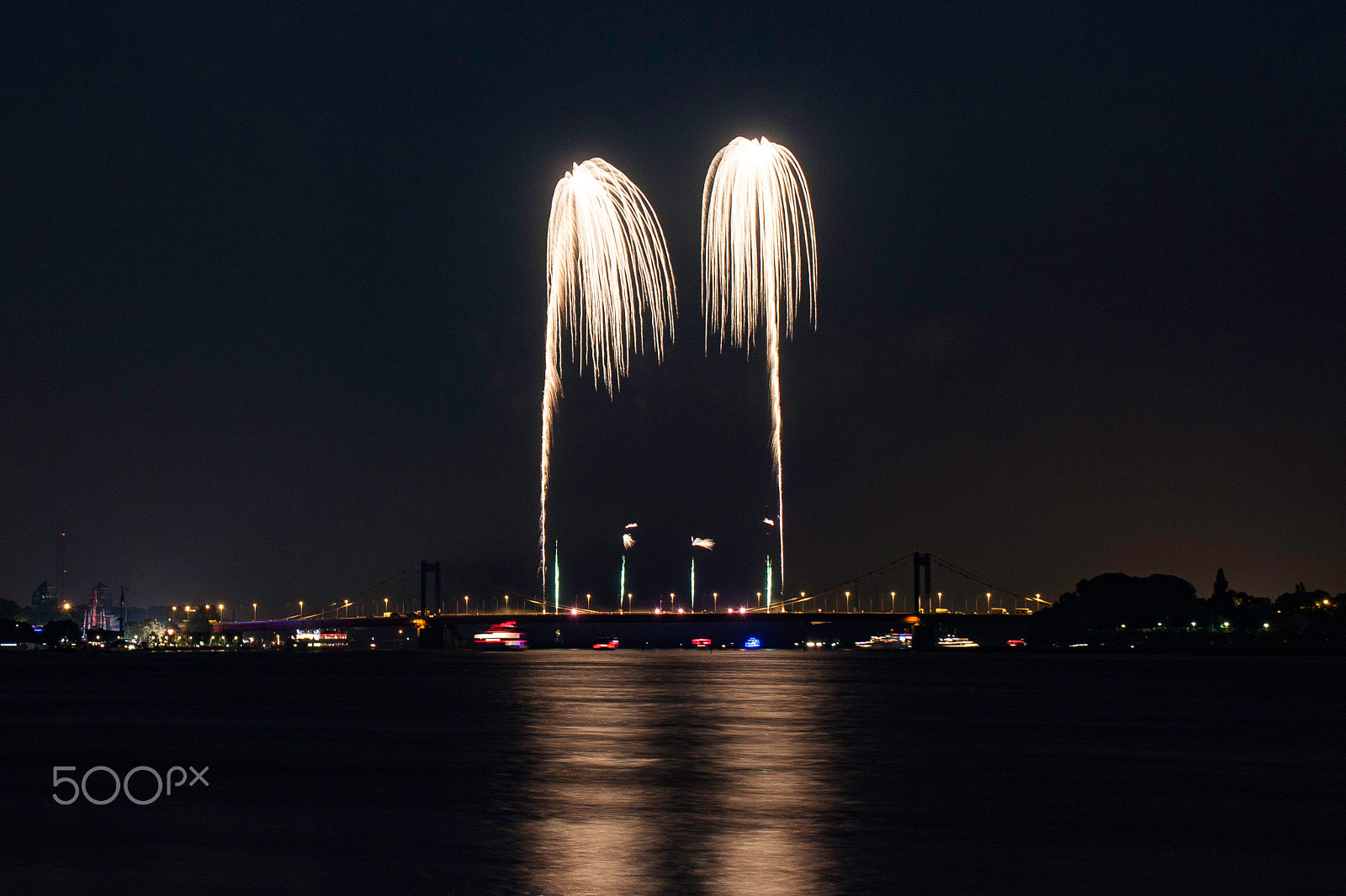 Canon EOS 450D (EOS Rebel XSi / EOS Kiss X2) sample photo. Hafenfest " ruhrort in flammen 2016 " photography