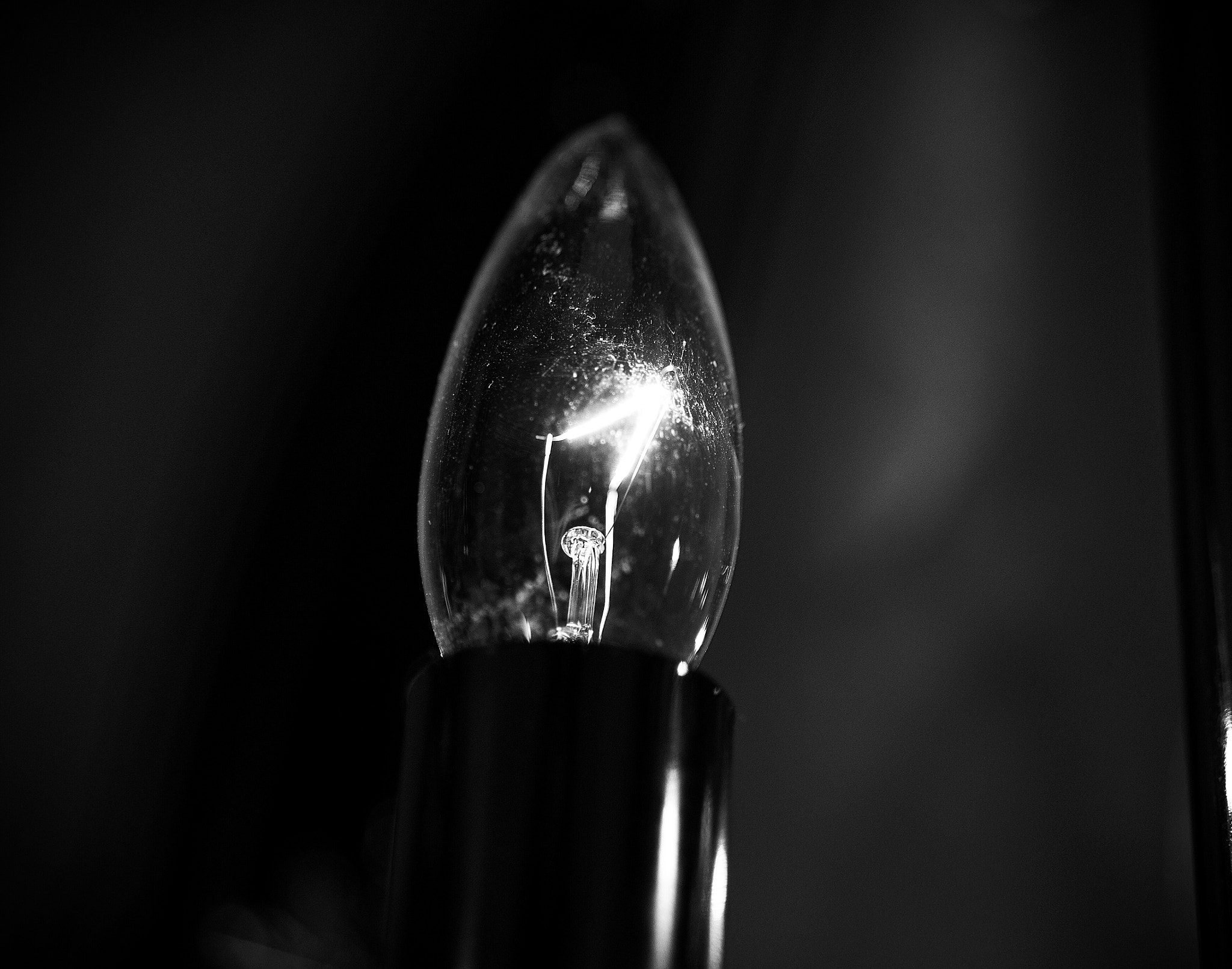 Panasonic Lumix G 42.5mm F1.7 ASPH Power OIS sample photo. B&w lightbulb photography