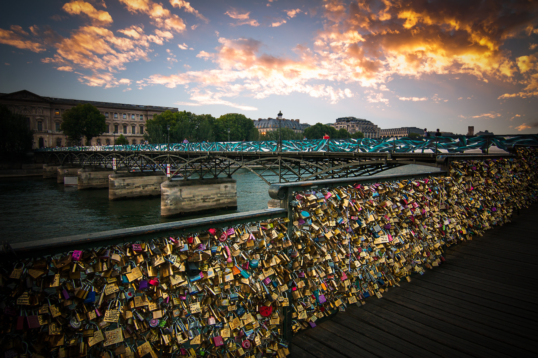 Canon EOS 450D (EOS Rebel XSi / EOS Kiss X2) sample photo. Paris - pont des arts photography