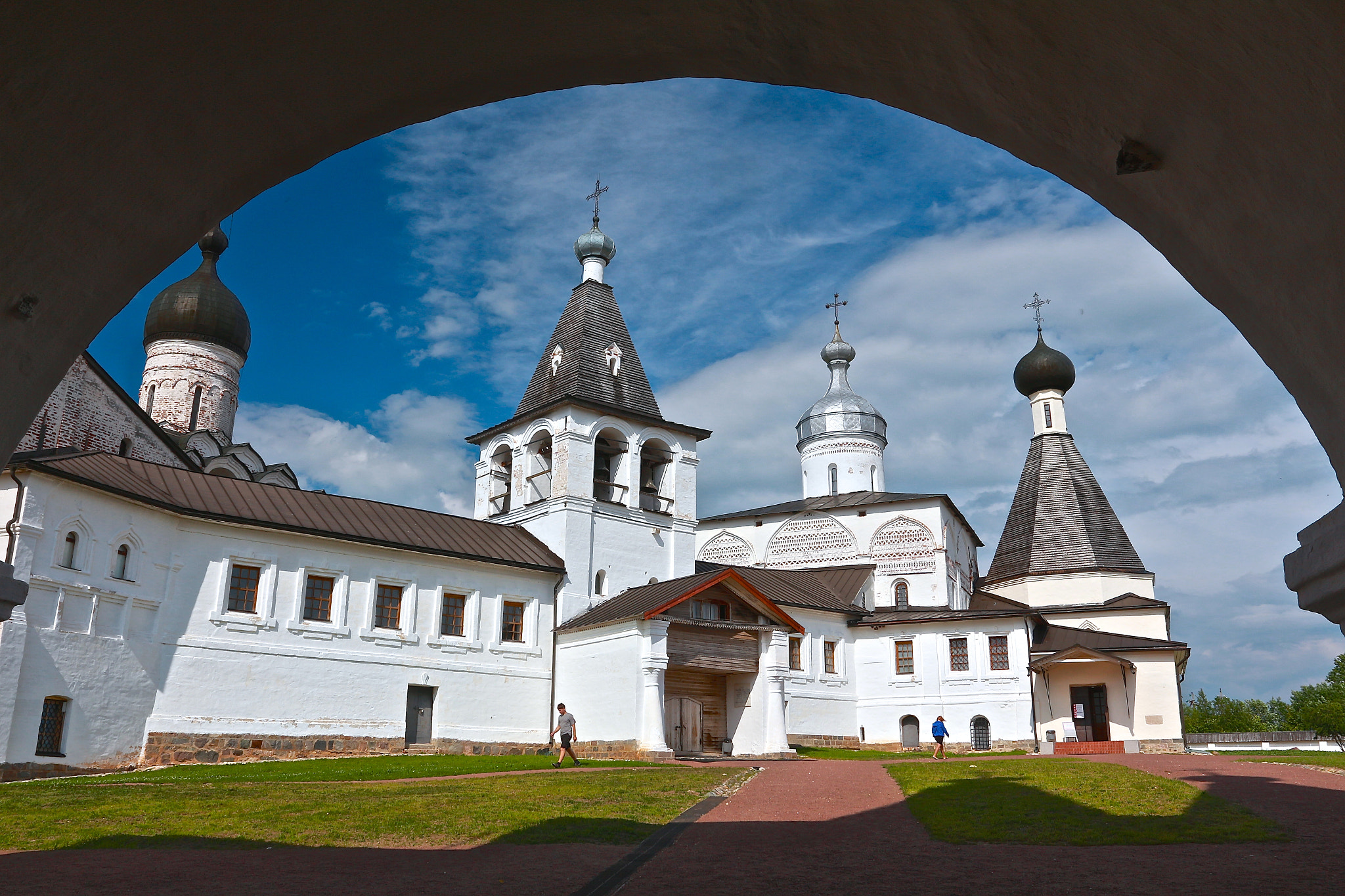 Canon EOS 650D (EOS Rebel T4i / EOS Kiss X6i) + Canon EF 17-40mm F4L USM sample photo. Ferapontov `monastery photography