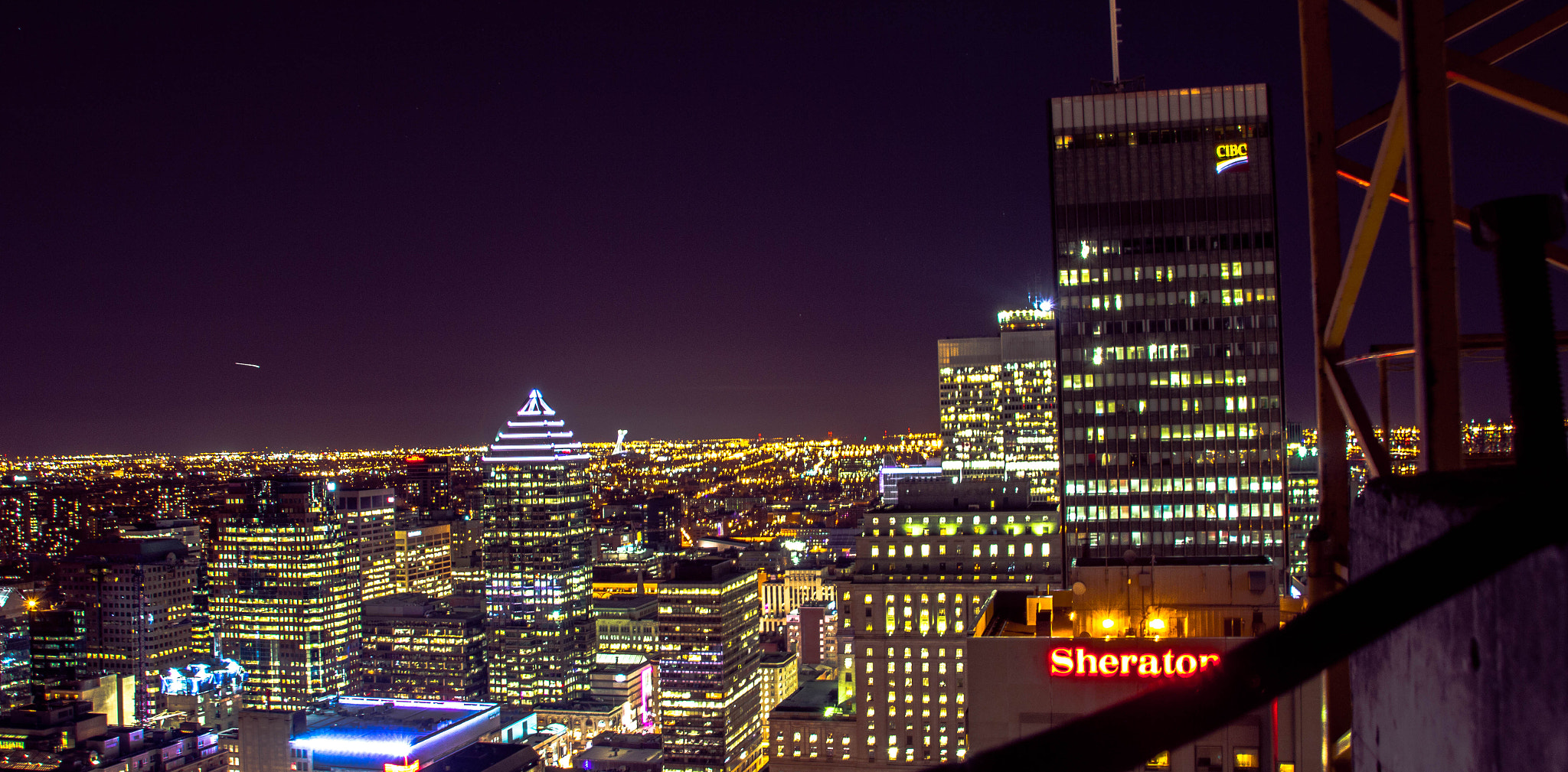 Sigma 18-200mm f/3.5-6.3 DC OS sample photo. Mtl rooftop photography