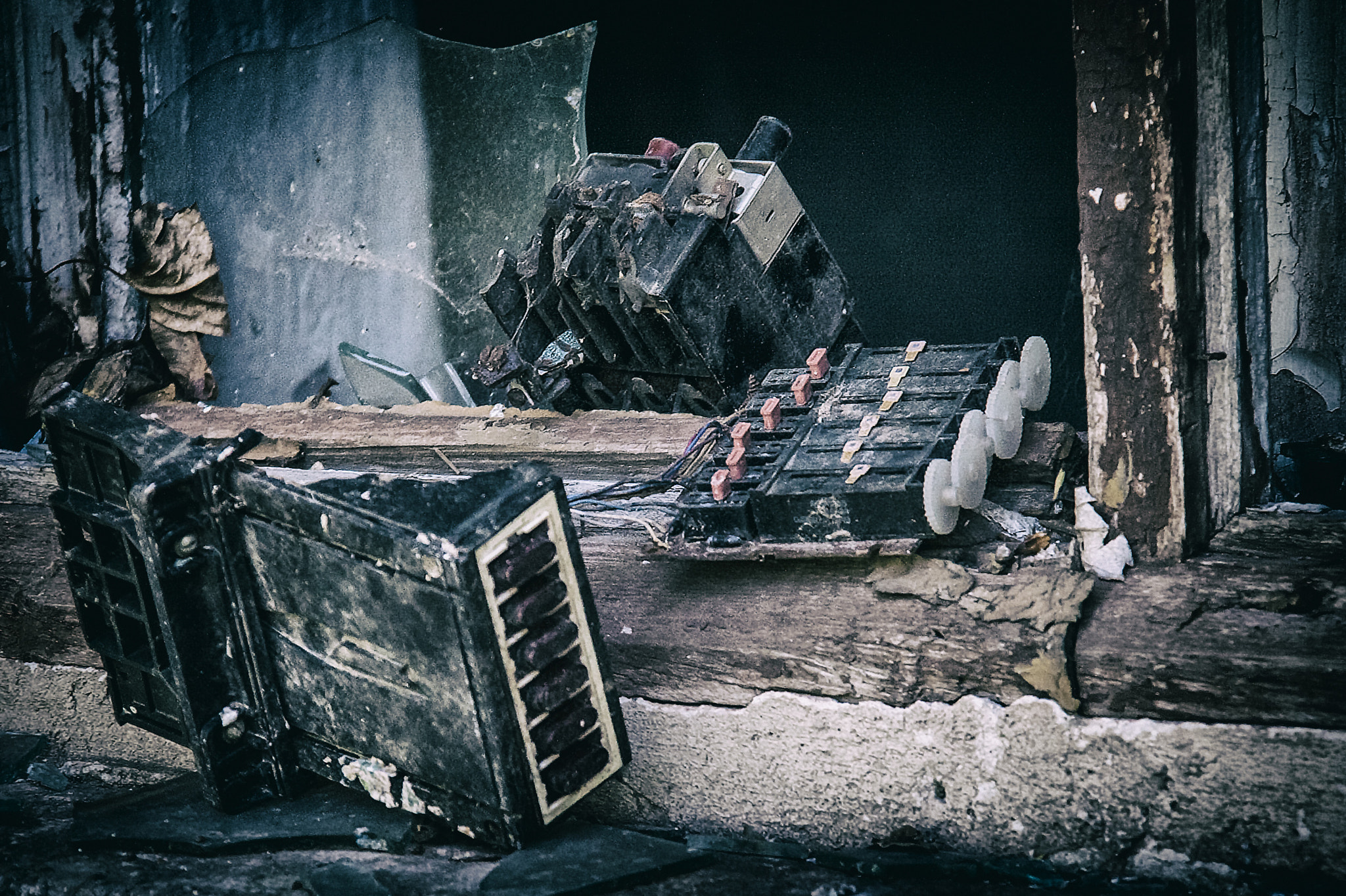 Canon EOS 40D sample photo. Broken devices photography