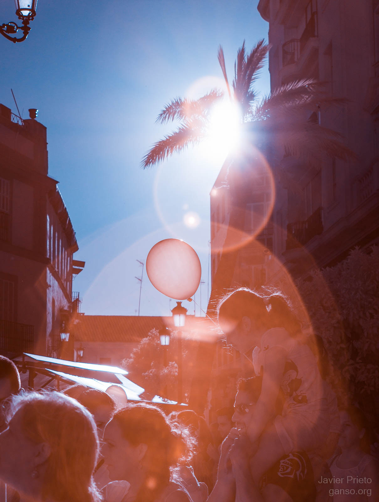 Sony Alpha NEX-5N sample photo. The world above their heads photography