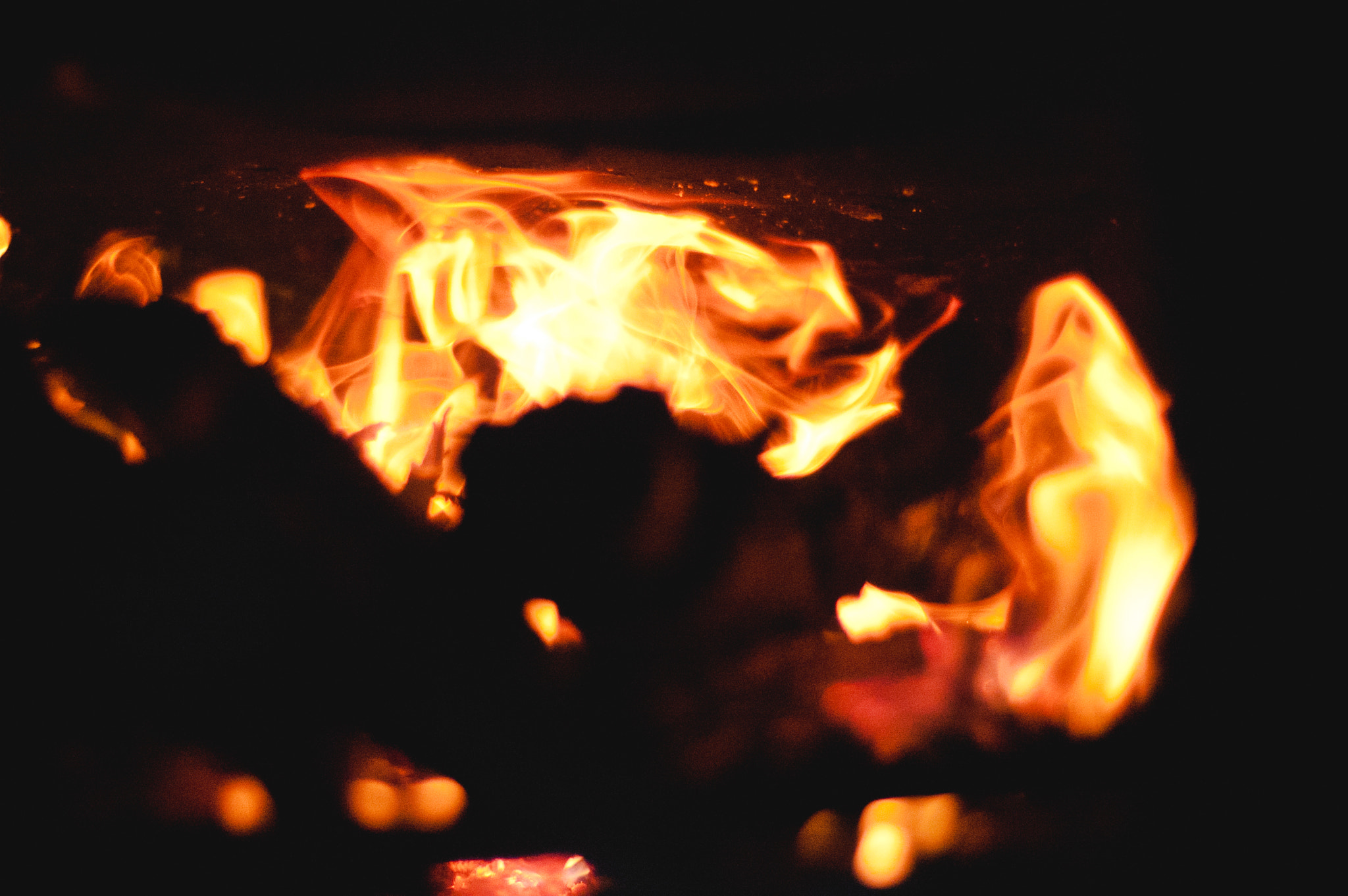 Nikon D70 + Nikon AF Nikkor 50mm F1.8D sample photo. Fire photography