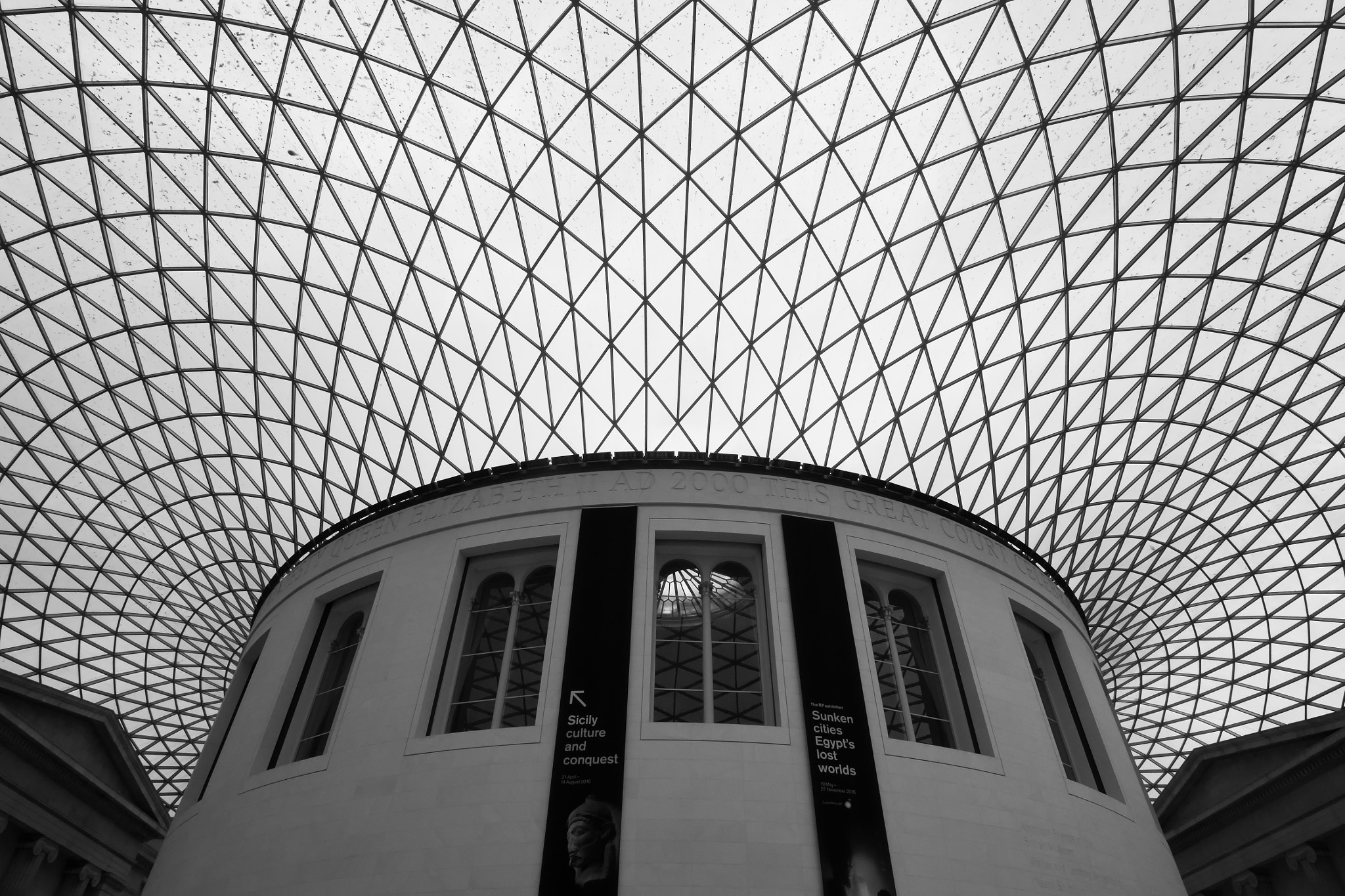 Fujifilm X-Pro1 + ZEISS Touit 12mm F2.8 sample photo. Great court, british museum photography