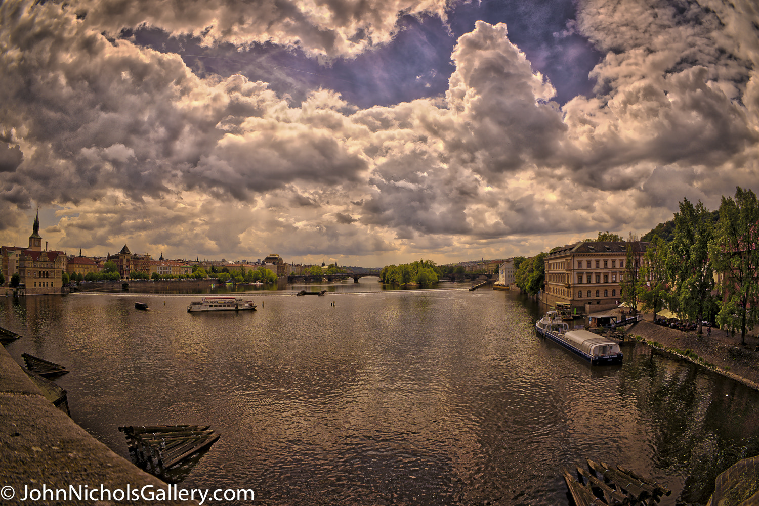 FE 16mm F3.5 Fisheye sample photo. Prague to paris cruise photography