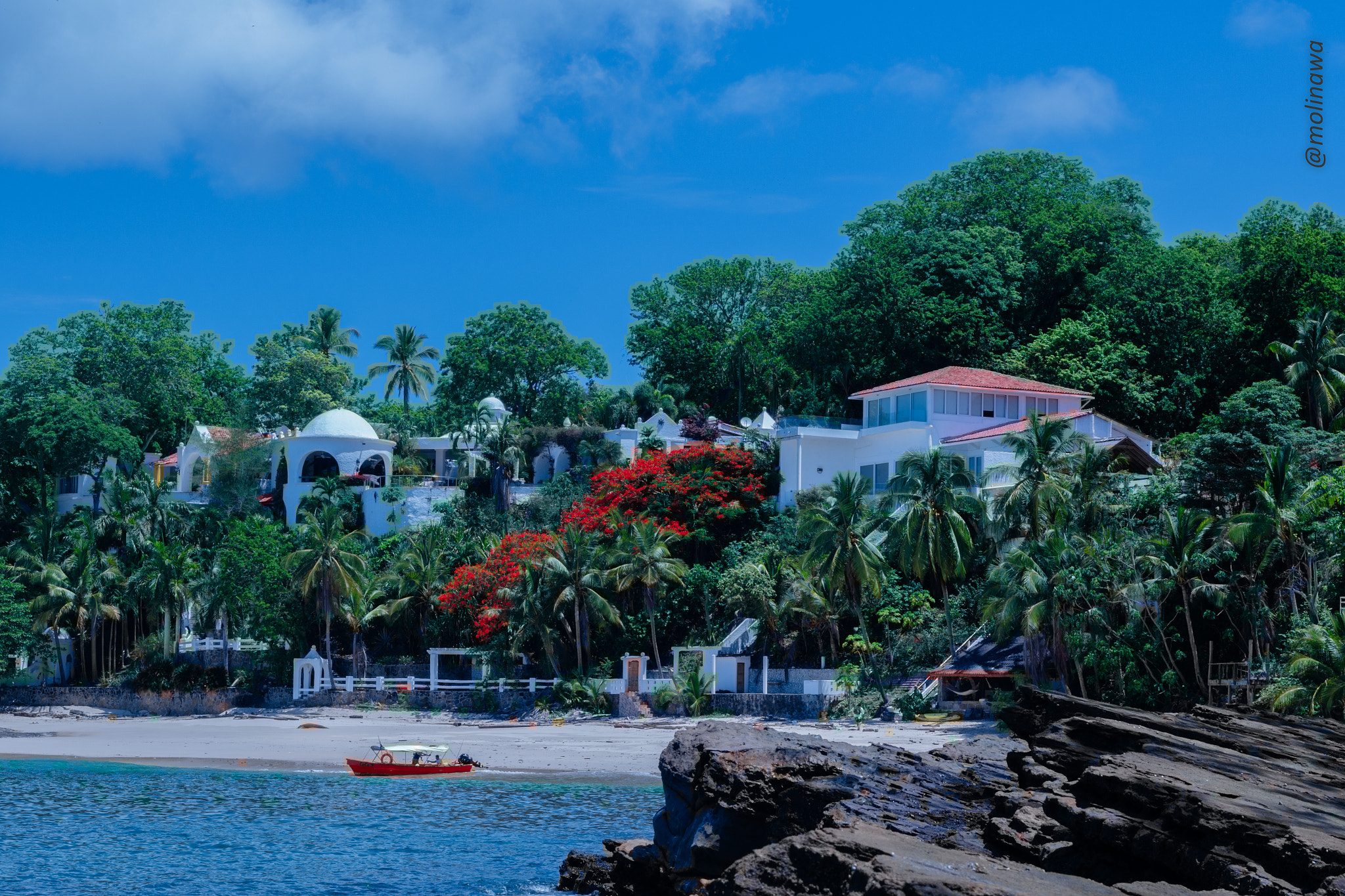 Canon EOS 7D Mark II + Canon EF 50mm F1.8 II sample photo. Sunny day in contadora photography